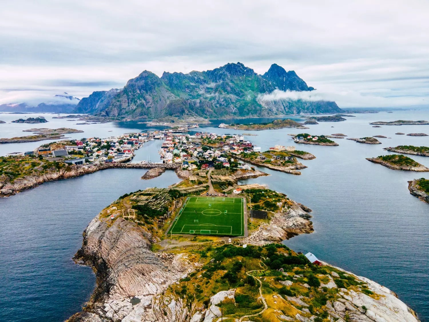 estadi Henningsvær noruega