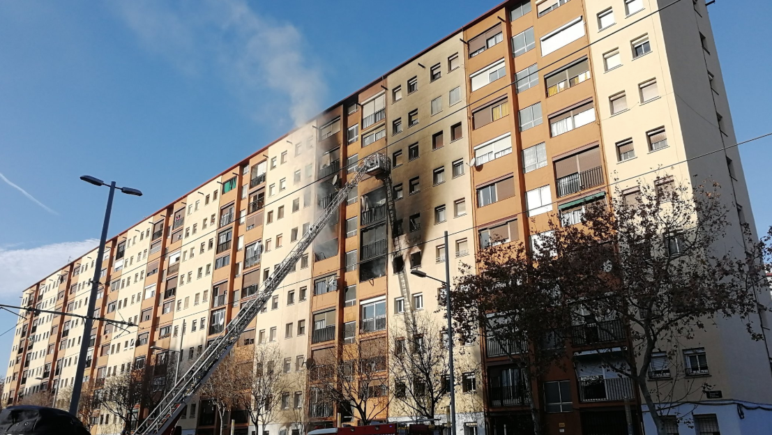 Edifici de pisos de Sant Roc afectat per l'incendi / Ajuntament de Badalona