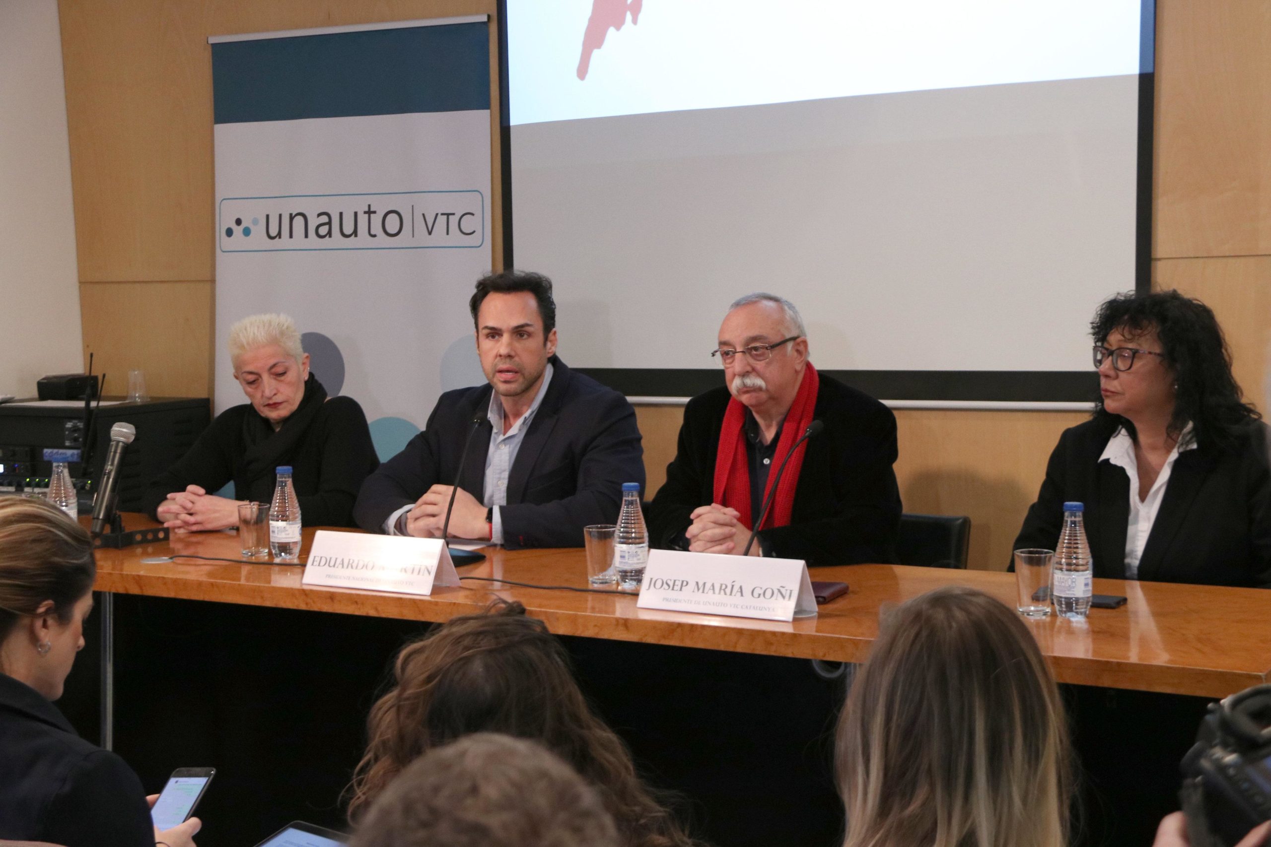 Eduardo Martín i Josep Maria Goñi, de la patronal Unauto VTC, en una roda de premsa / ACN