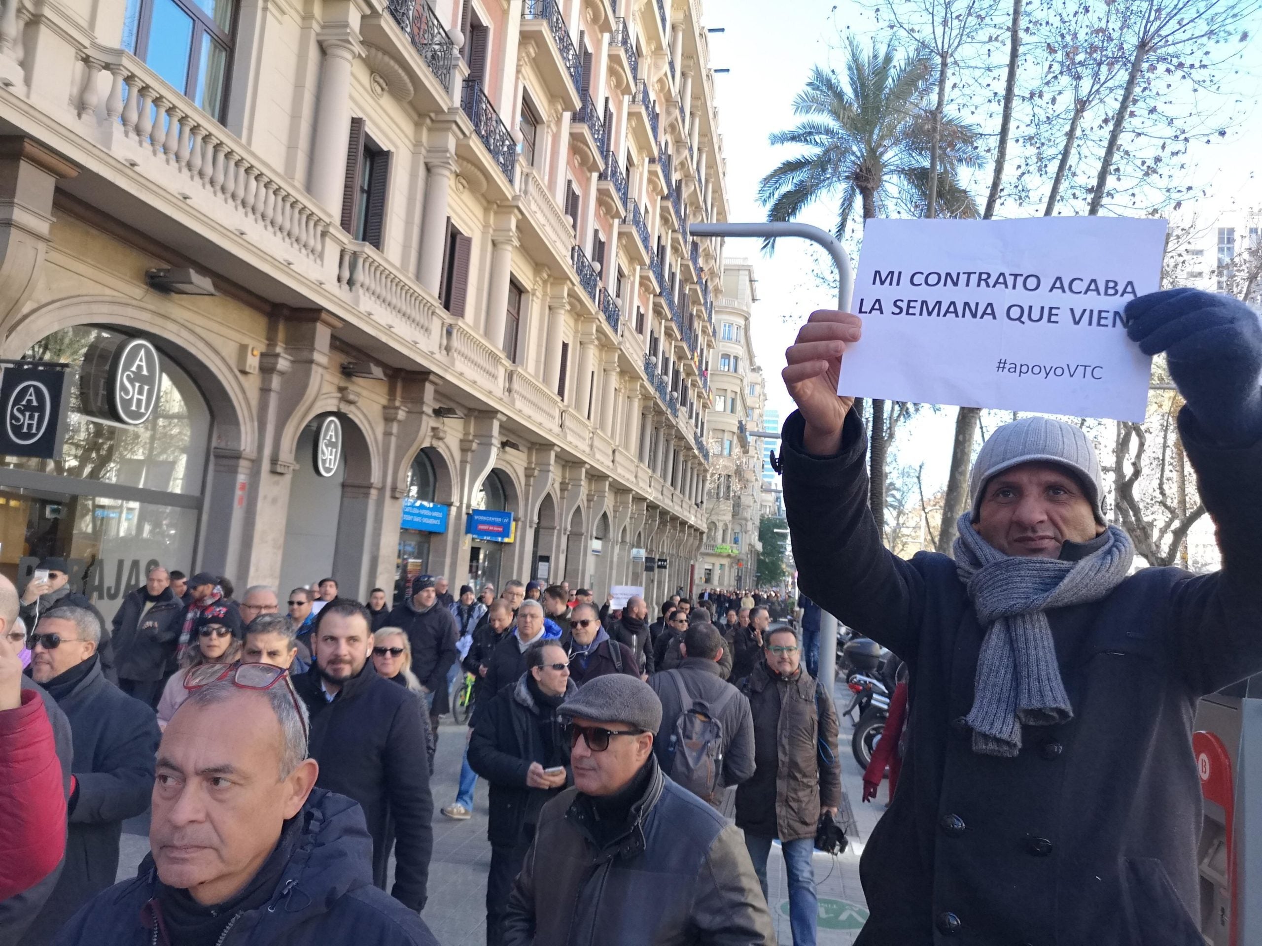 La protesta dels conductors de VTC, als quals els han dit que es quedaran sense feina pel decret del Govern / D.C.