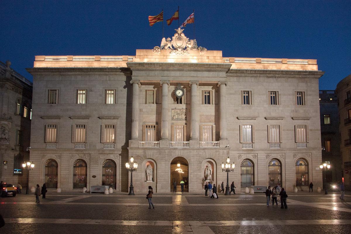 Façana de l'Ajuntament de Barcelona / Wikimedia - Oscar Valencoso