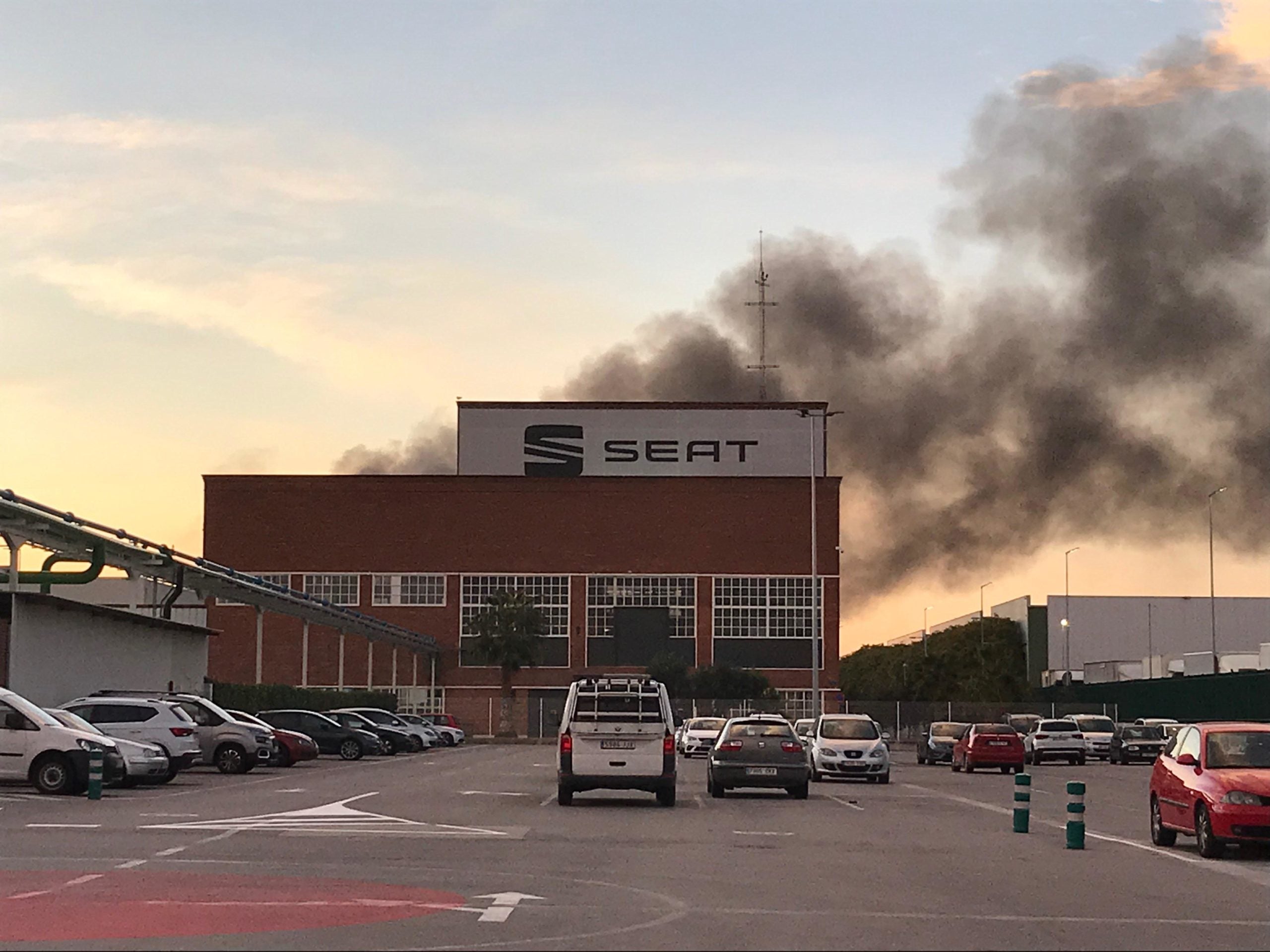 La fumera de l'incendi del museu de la SEAT / ACN