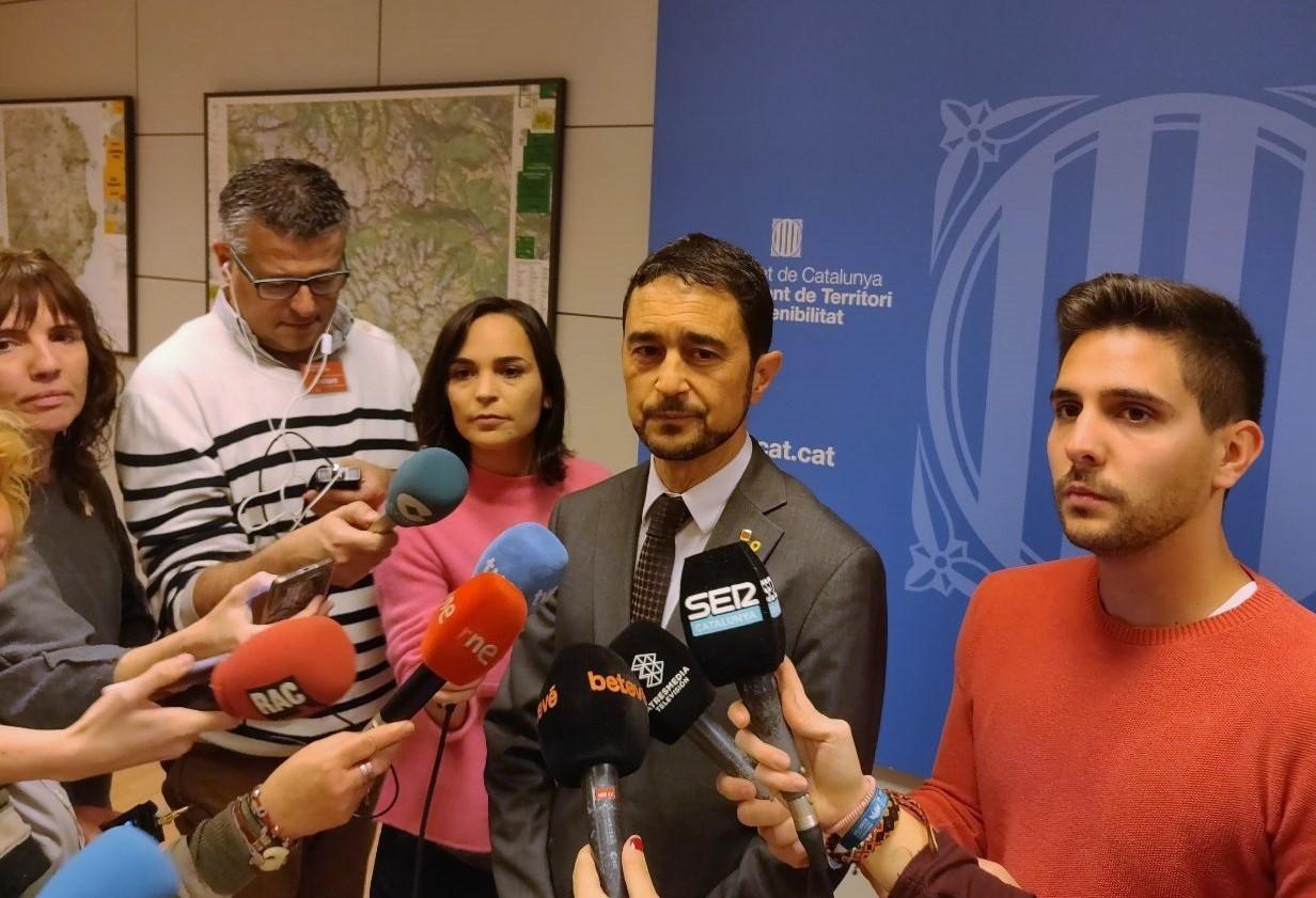 El conseller de Territori, Damià Calvet, avui fent declaracions a la premsa / Europa Press