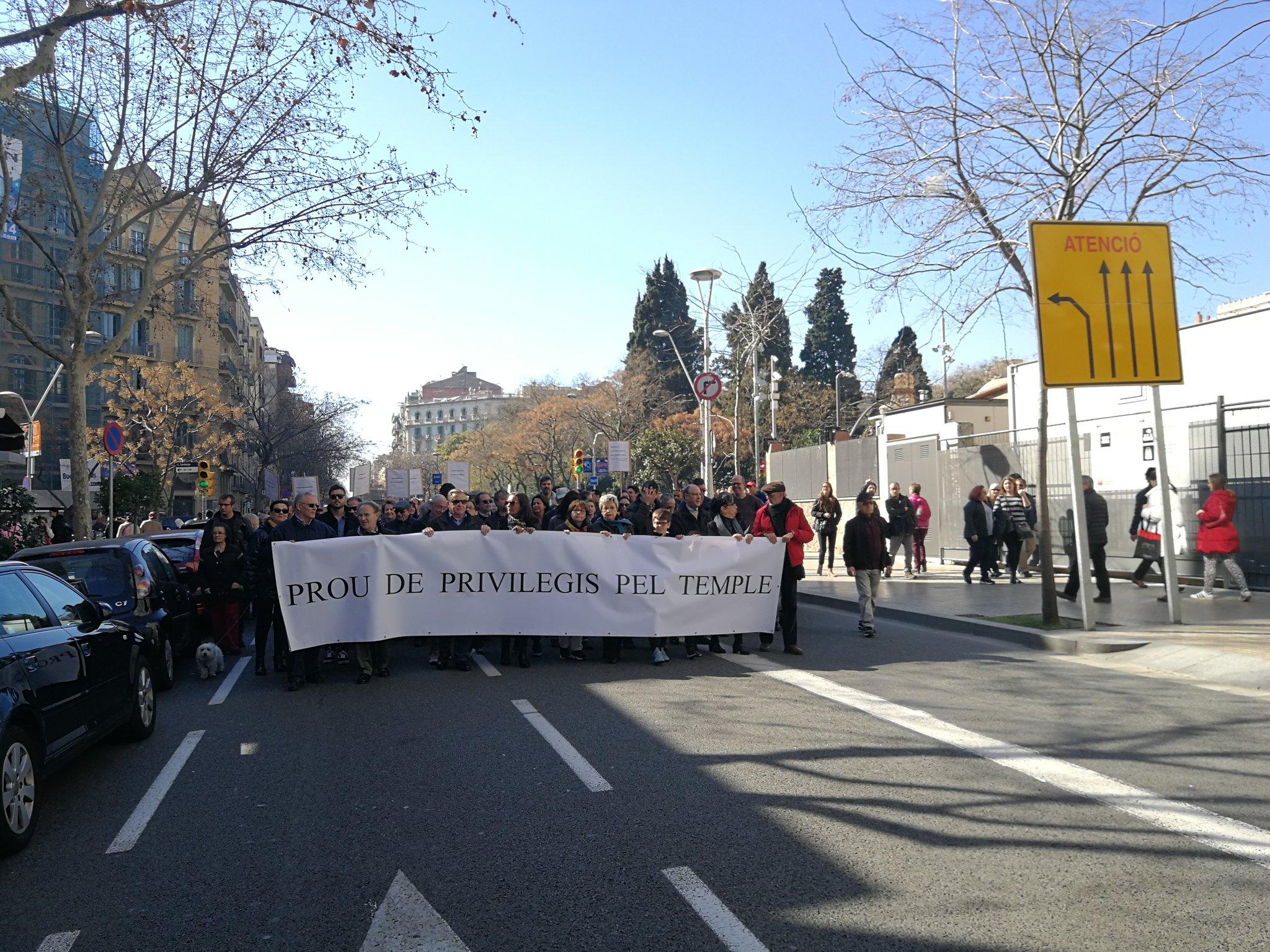 La manifestació dels veïns de Sagrada Família contra el projecte de l'escalinata de la Junta del Temple / Cedida