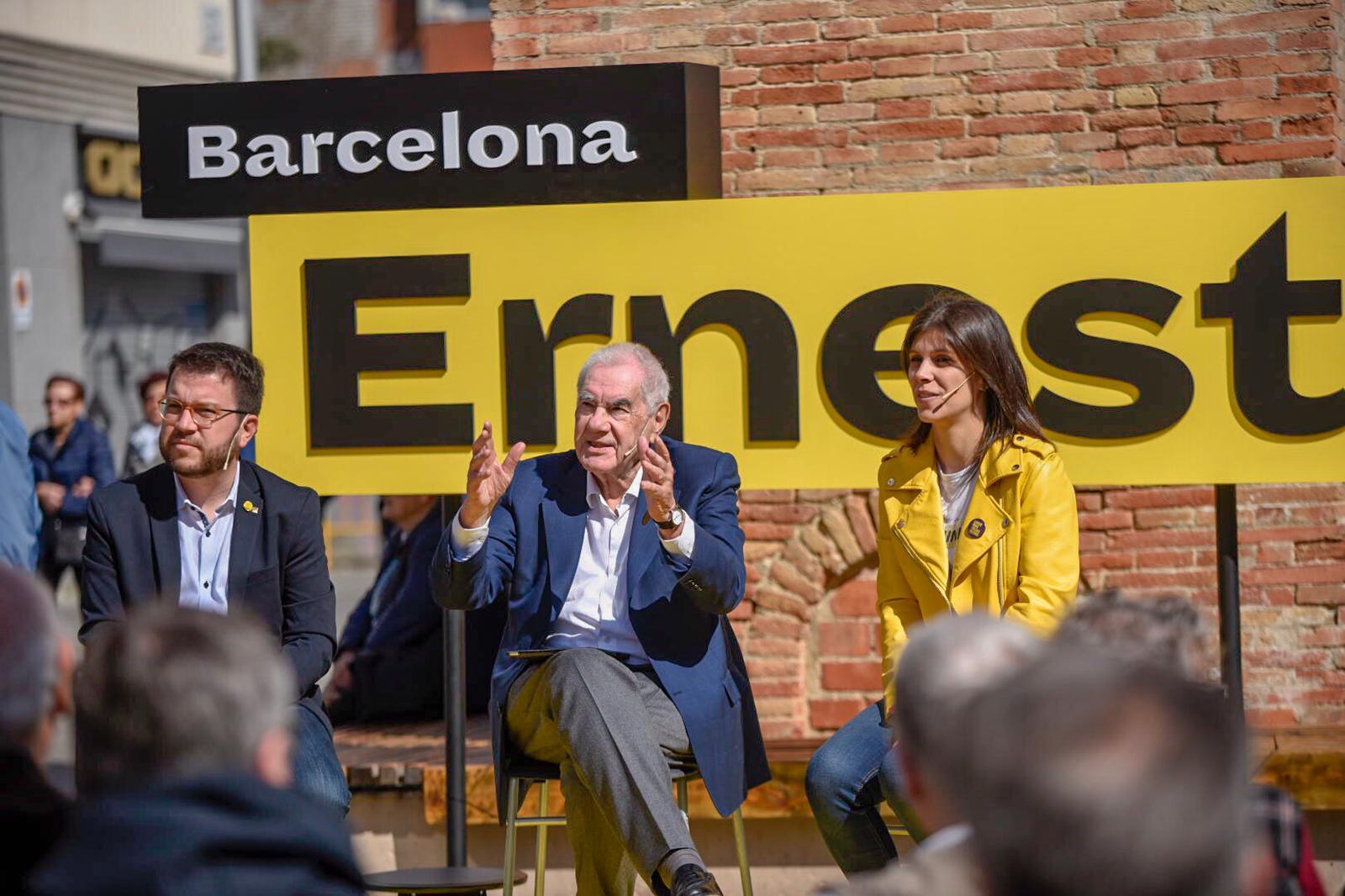 Ernest Maragall, entre Pere Aragonès i Marta Vilalta en un acte de campanya d'ERC al Poblenou / ERC