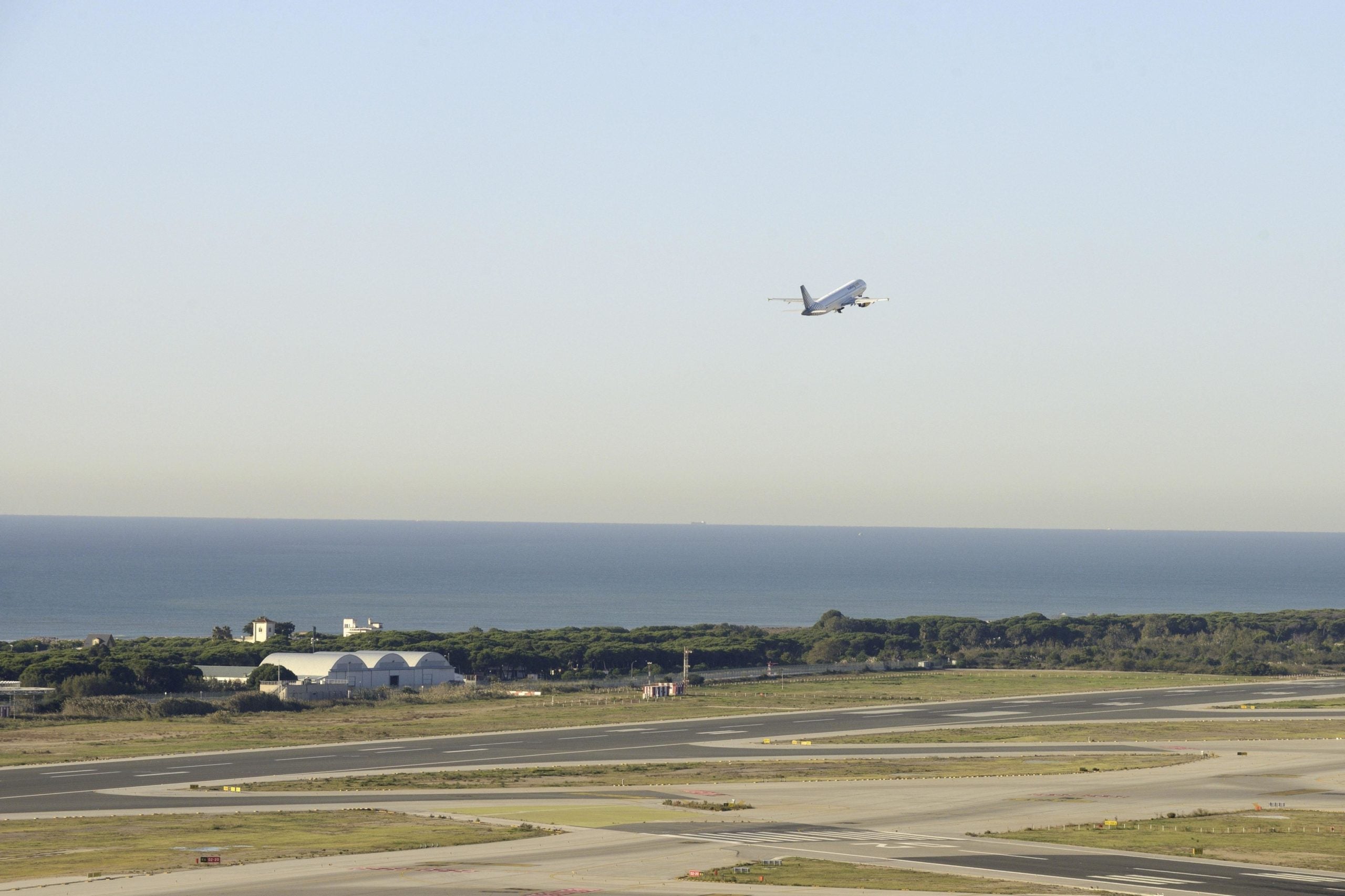 L'avió ha aterrat sense problemes a Barcelona / Europa Press