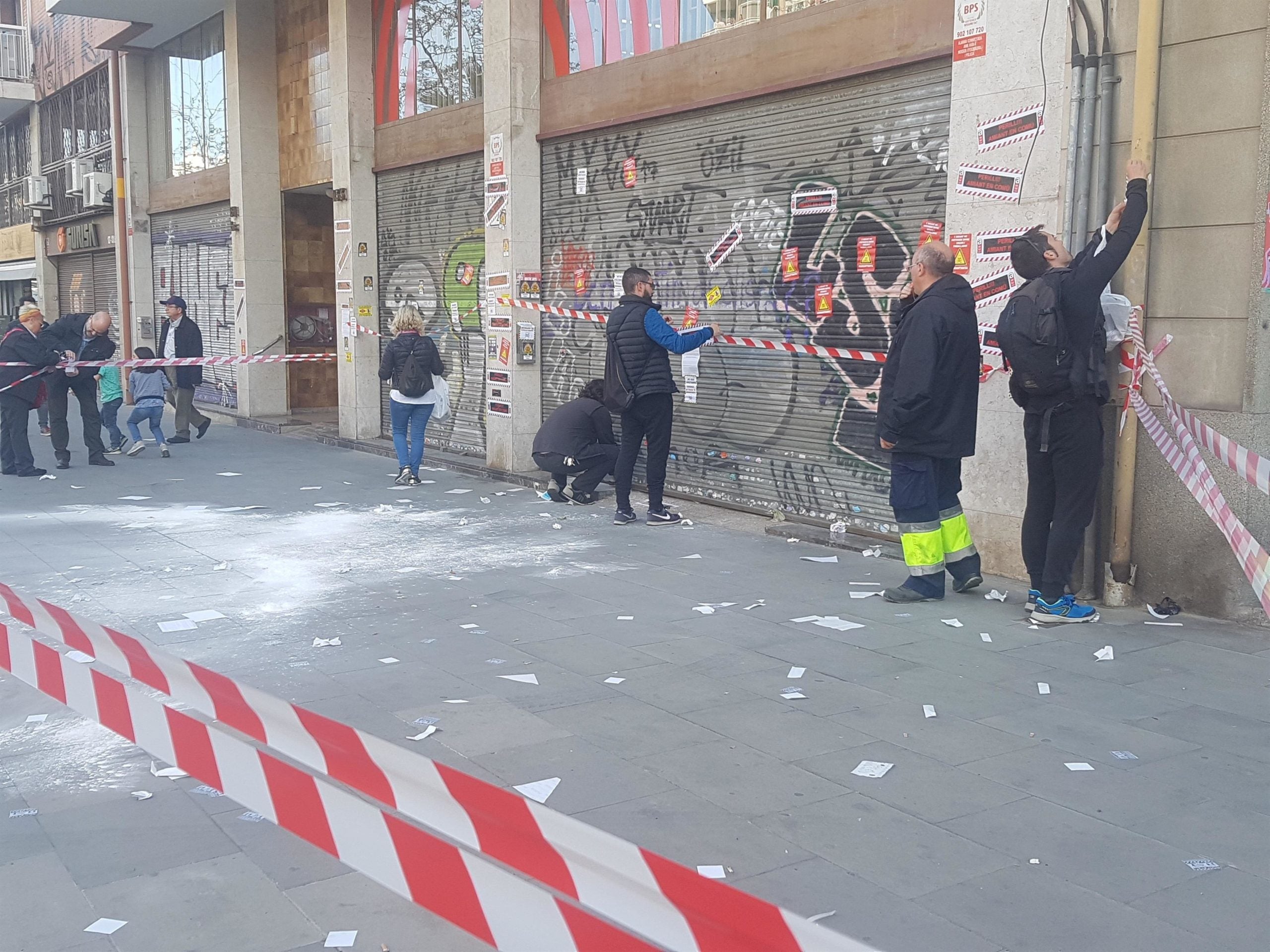 Treballadors del metro precinten la seu de BComú per protestar per la gestió de la crisi de l'aminat / Europa Press