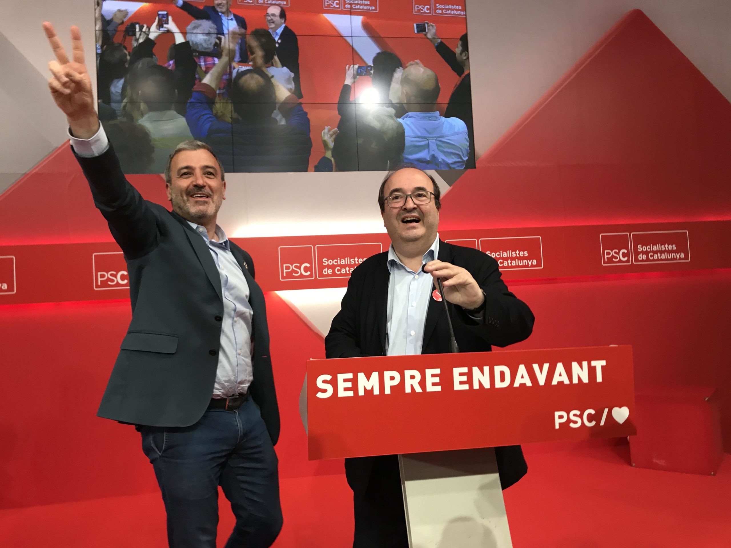 Jaume Collboni i Miquel Iceta, celebrant els resultats / Jenny Navarro