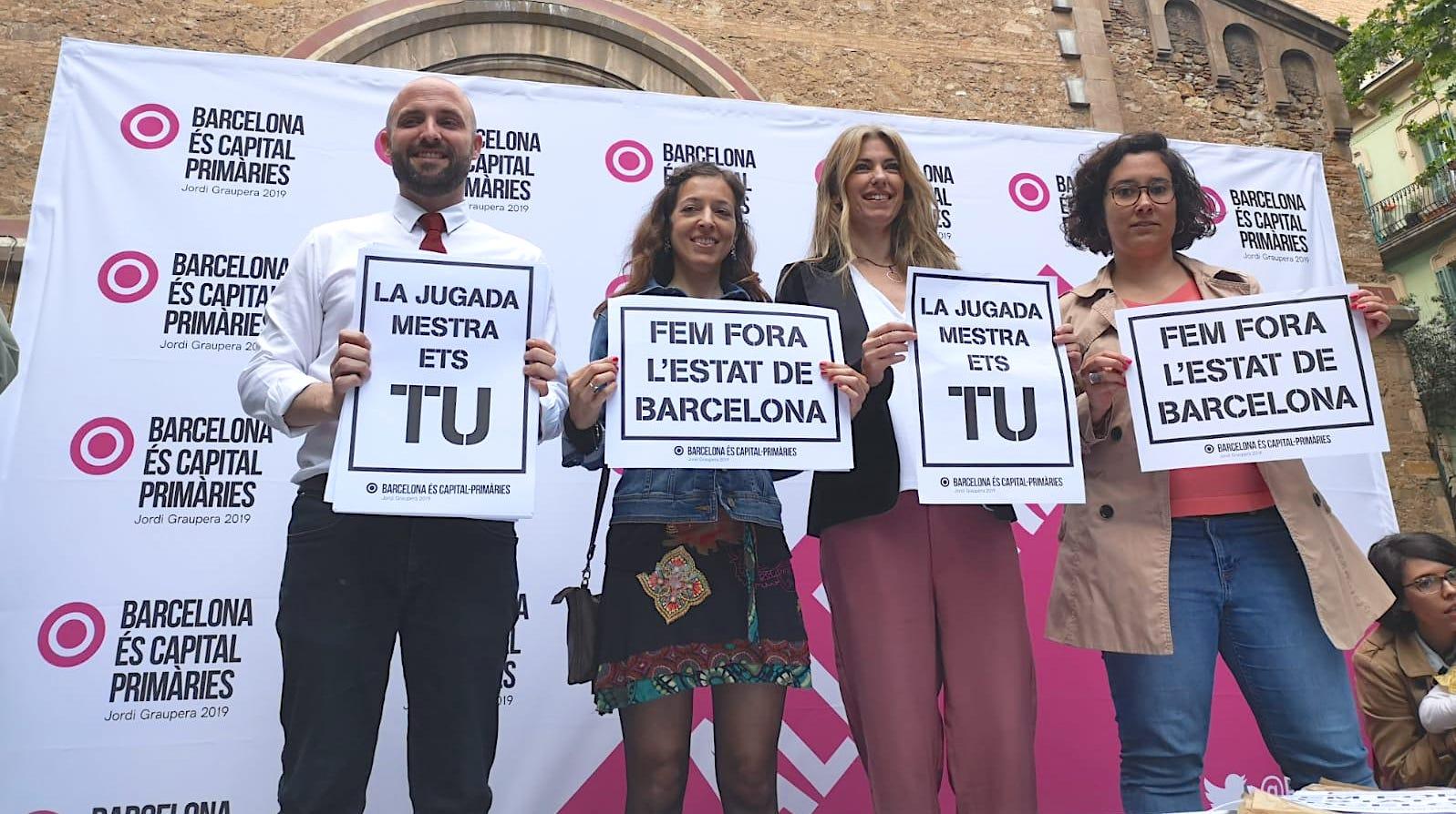 Jordi Graupera i part de la candidatura en un acte de campanya, aquest divendres / Primàries