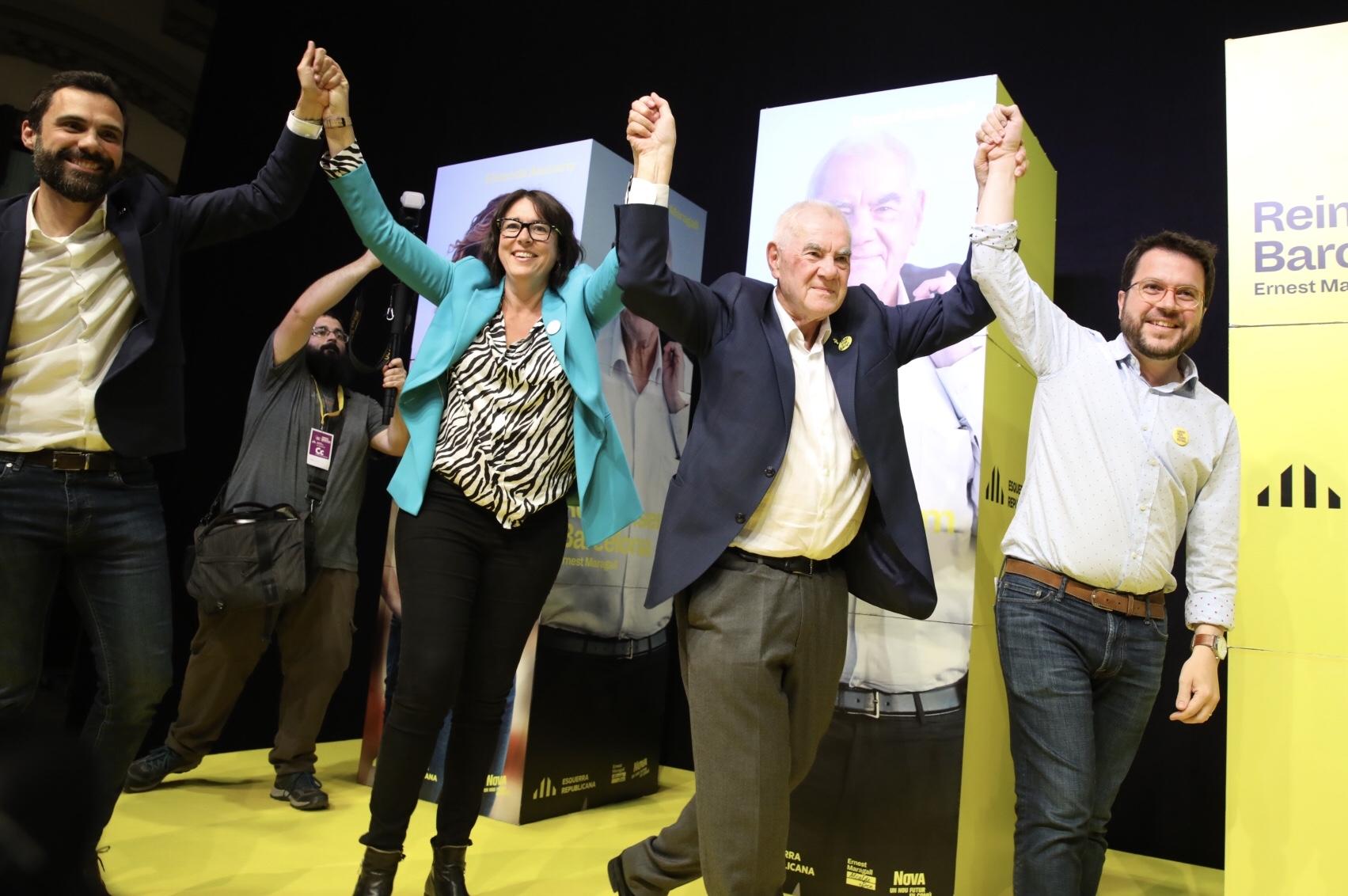 Ernest Maragall amb Roger Torrent, Diana Riba i Pere Aragonès celebrant la victòria del 26M a Barcelona / Jordi Play