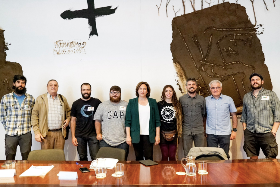 Reunió d'Ada Colau amb representants de 'riders x derechos' / Twitter