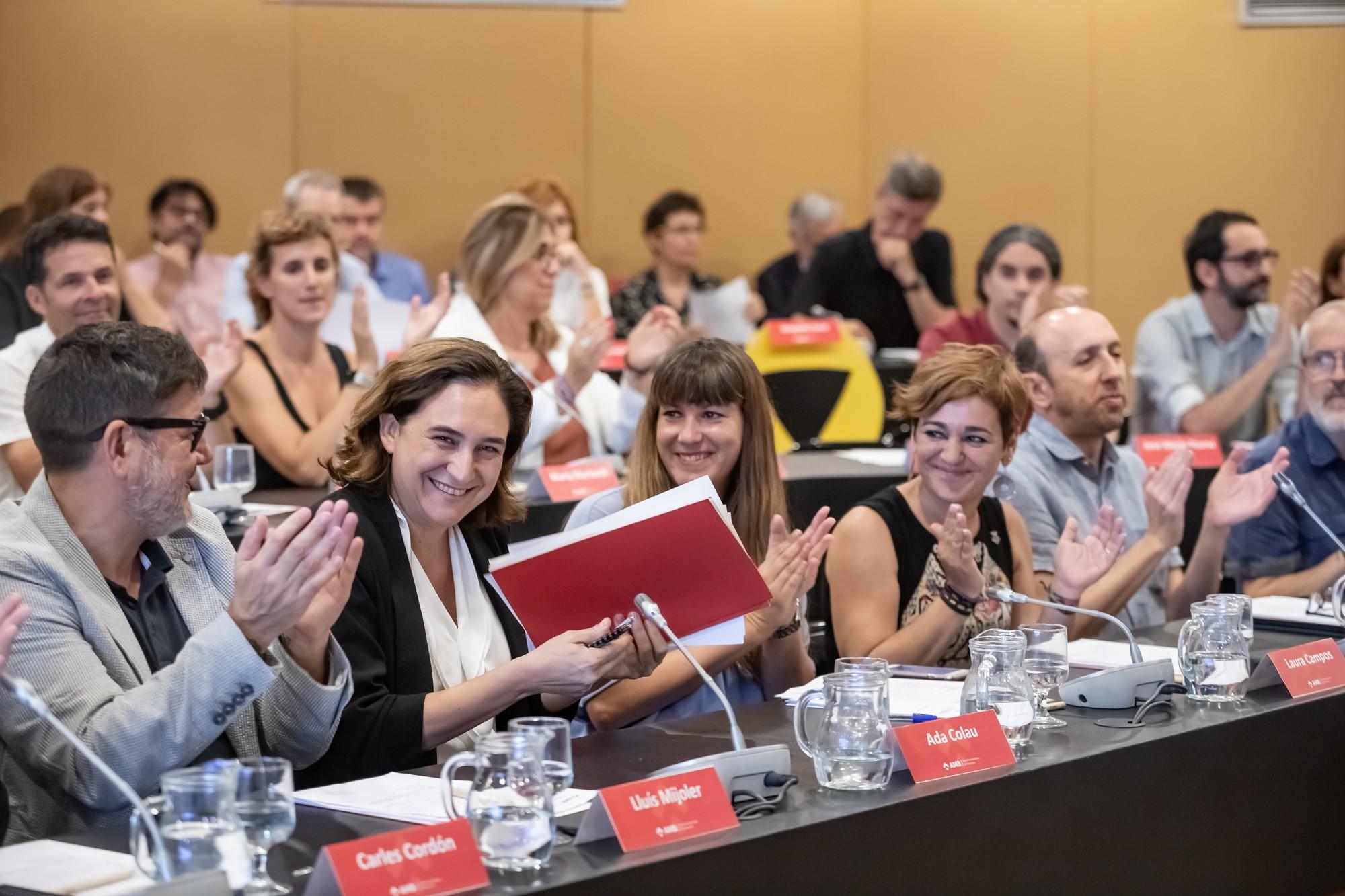 Ada Colau, reelegida presidenta de l'Àrea Metropolitana de Barcelona / AMB