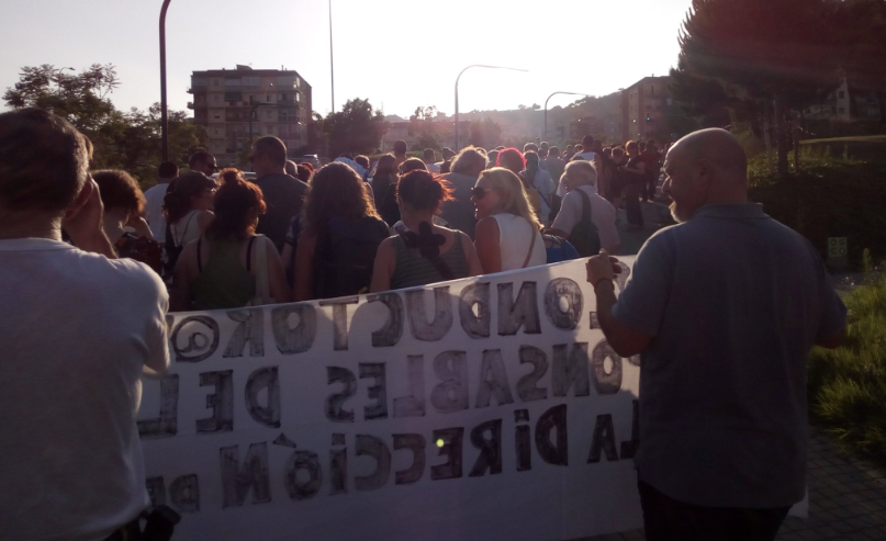 Veïns de Sant Andreu tallen la Meridiana per protestar pels dos mesos sense servei de la L1 entre Clot i Fondo / @AVSantAndreuSud 