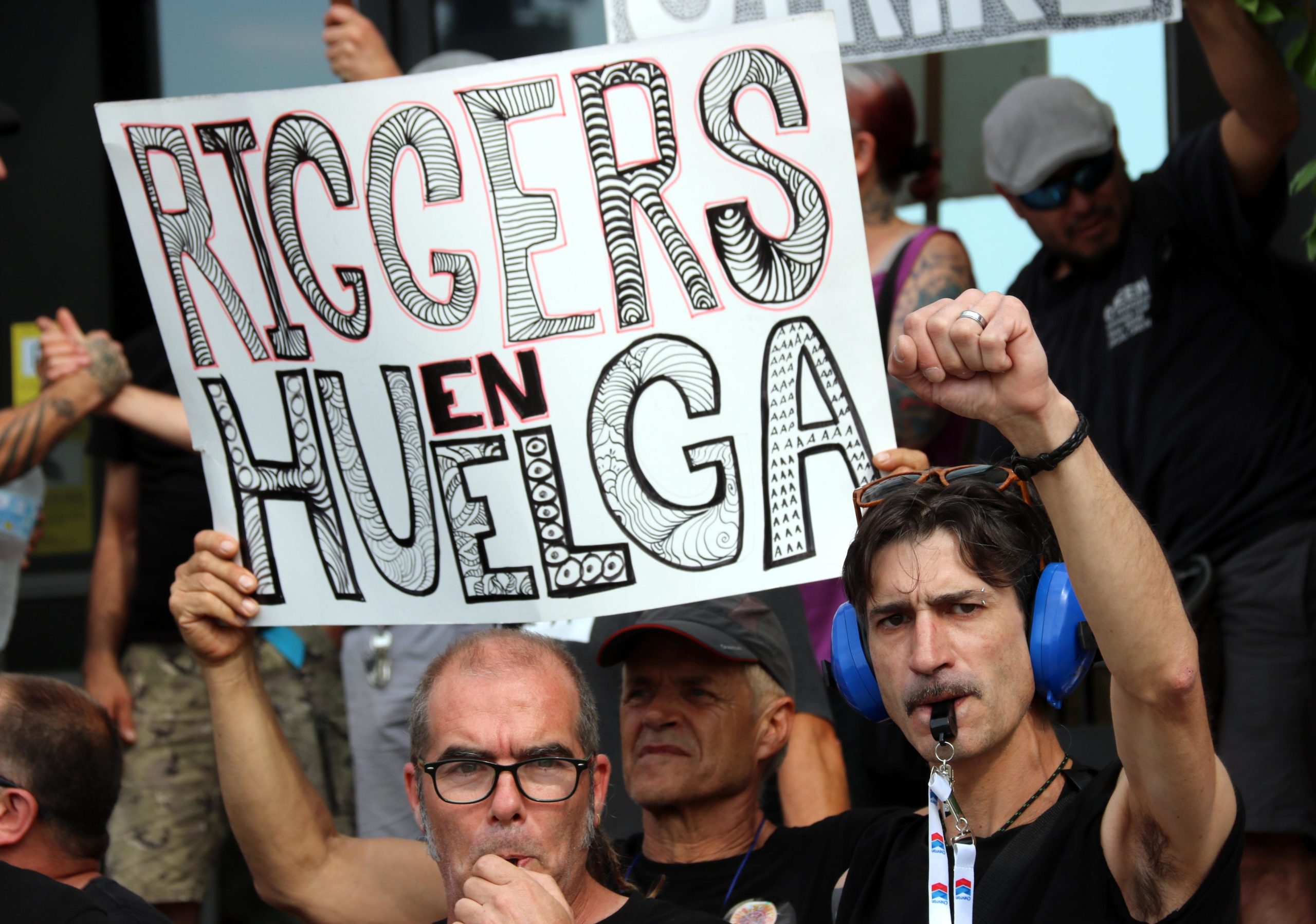 Protesta dels muntadors aeris de Fira de Barcelona que podrien paralitzar el Sónar amb la seva vaga / ACN