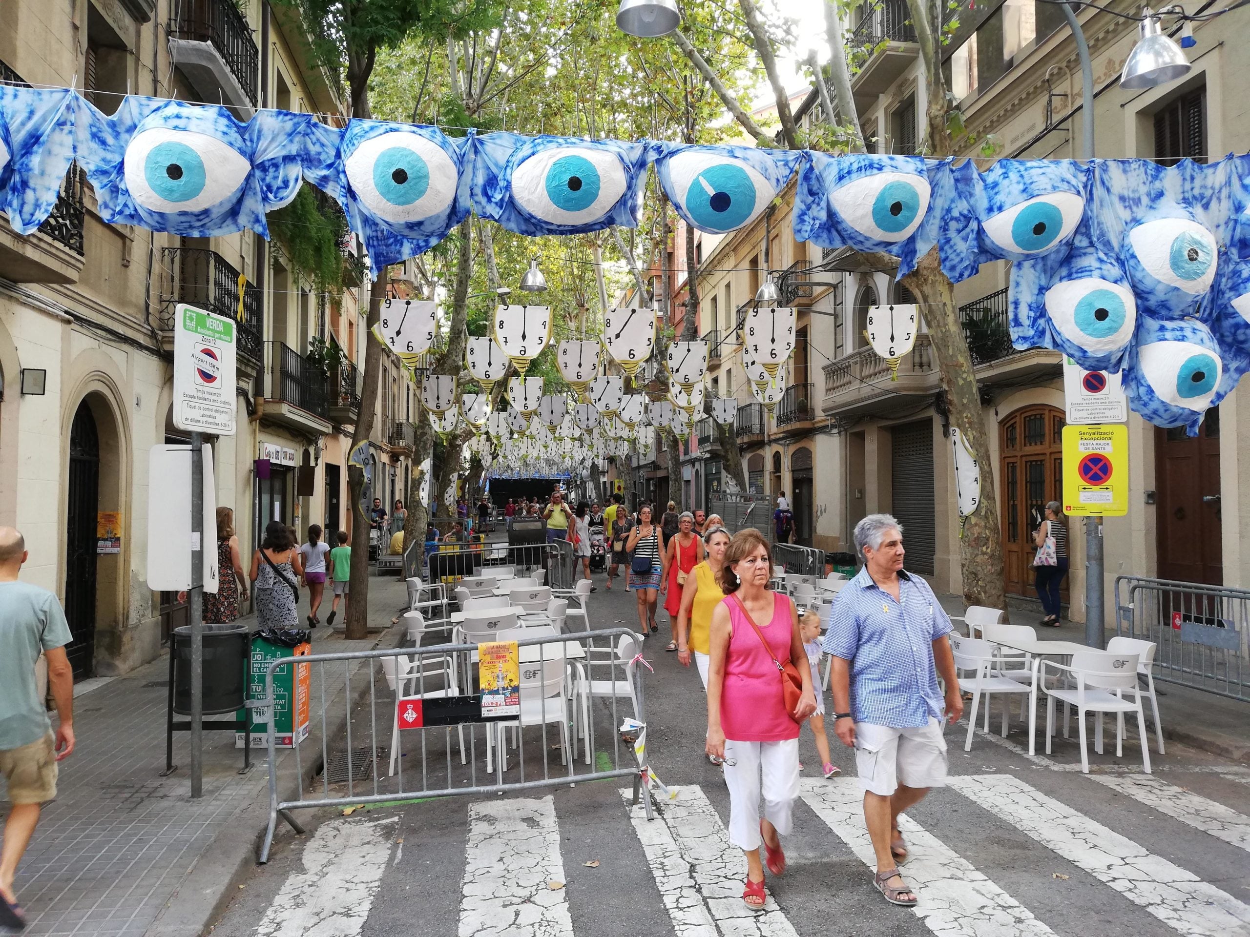 Ambient al carrer Valladolid durant les festes de Sants 2019 / Xavi Fe