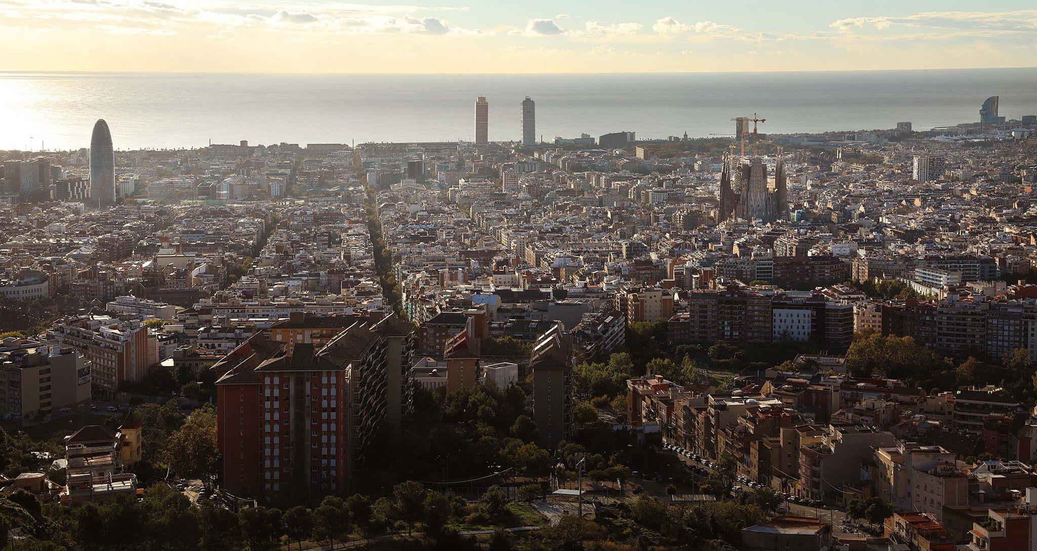 Vista de Barcelona des del Turó de la Rovira / Jordi Play