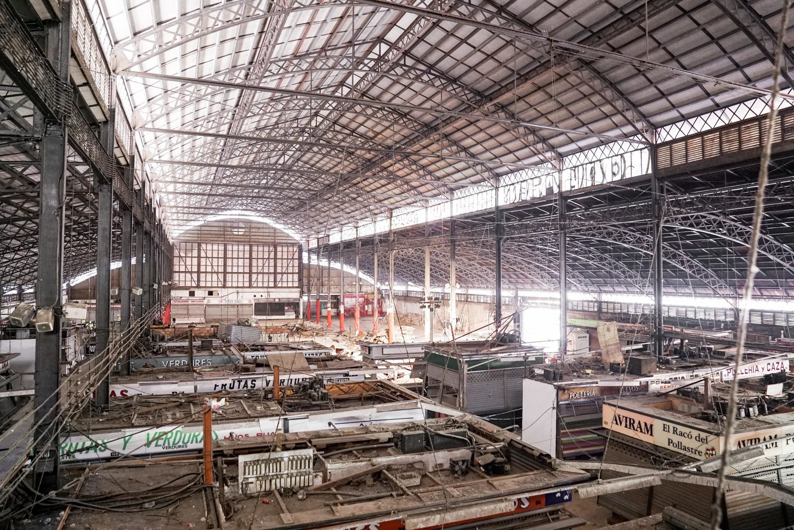 Les obres d'enderroc de l'interior del Mercat de l'Abaceria. / Ajuntament de Barcelona