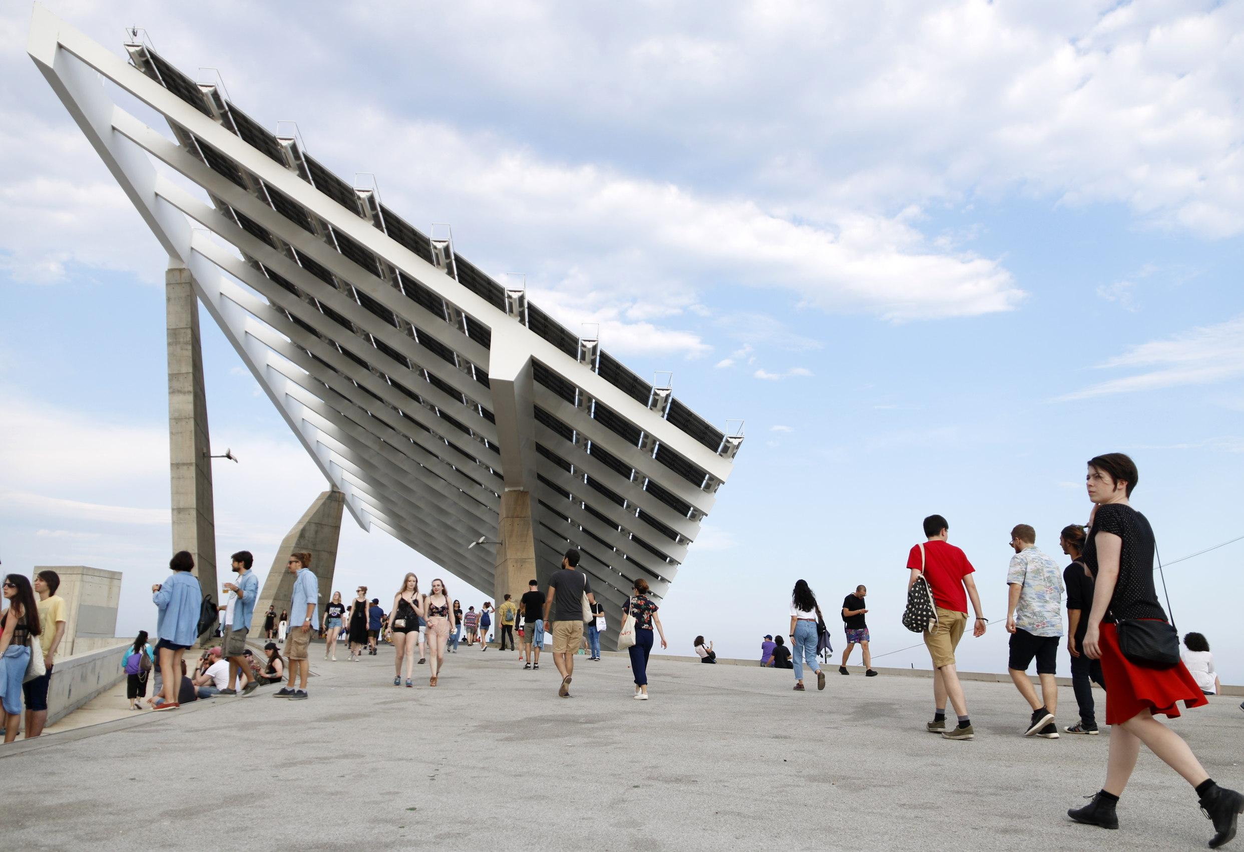 La pèrgola fotovoltaica del Fòrum, de propietat municipal / ACN