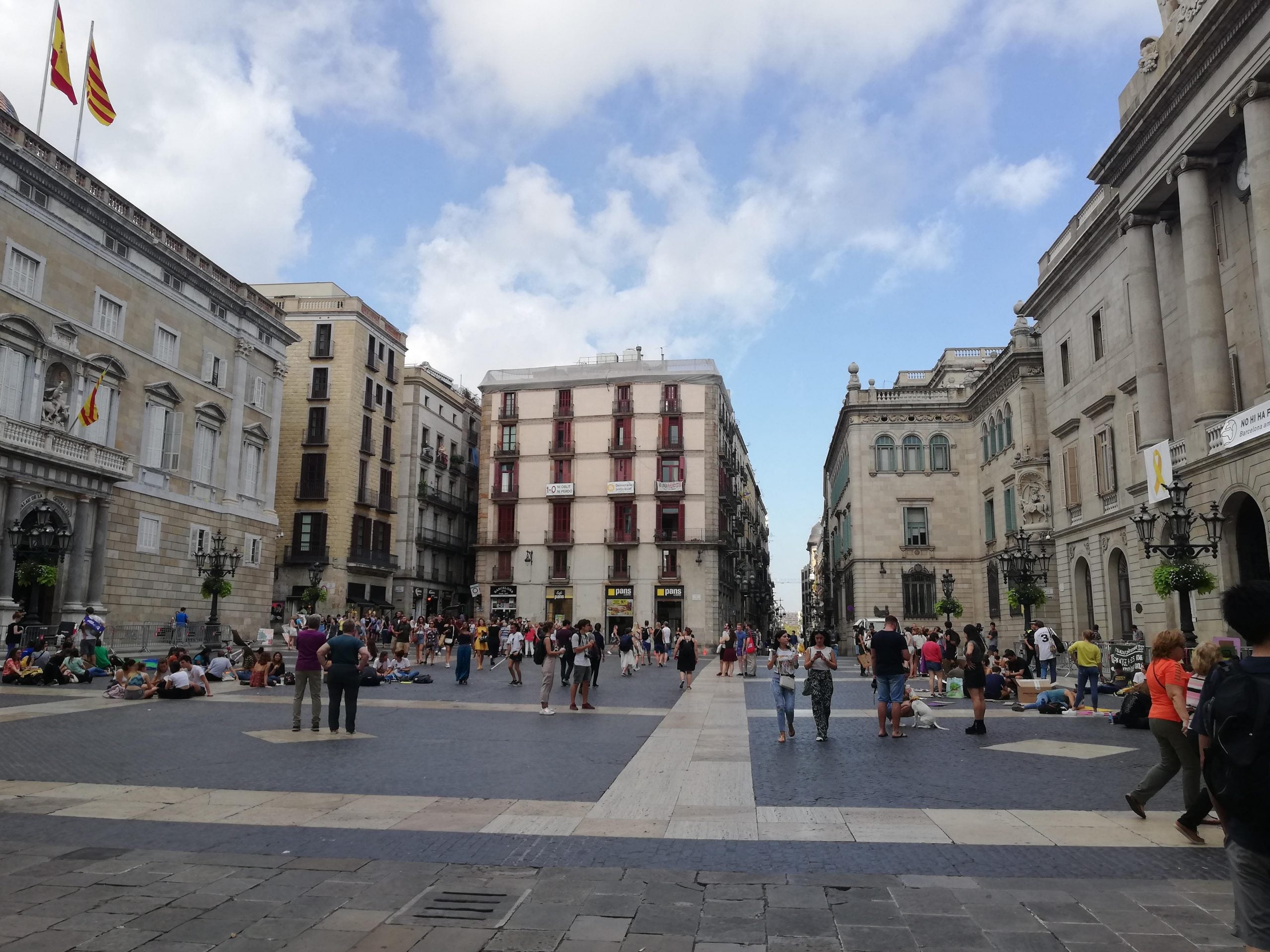 Ajuntaments i Generalitat, enfrontats per les restriccions / A.L.