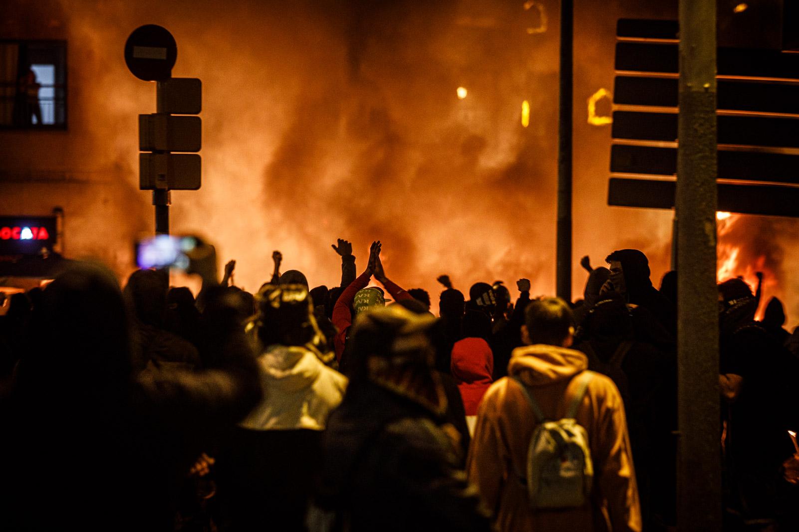 La batalla campal d'Urquinaona, en imatges / Jordi Borràs