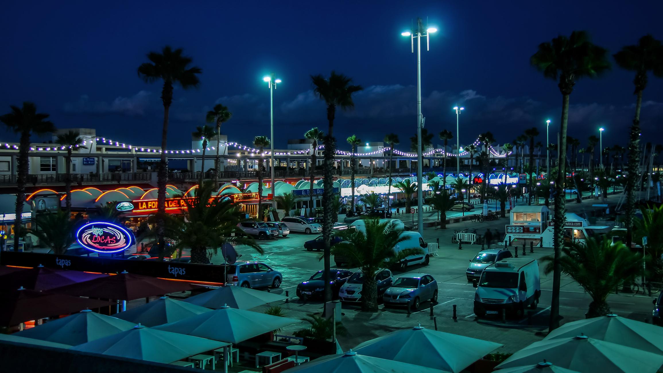 El Port Olímpic s'ha convertit en una zona 'calenta' per la policia / Jorge Franganillo