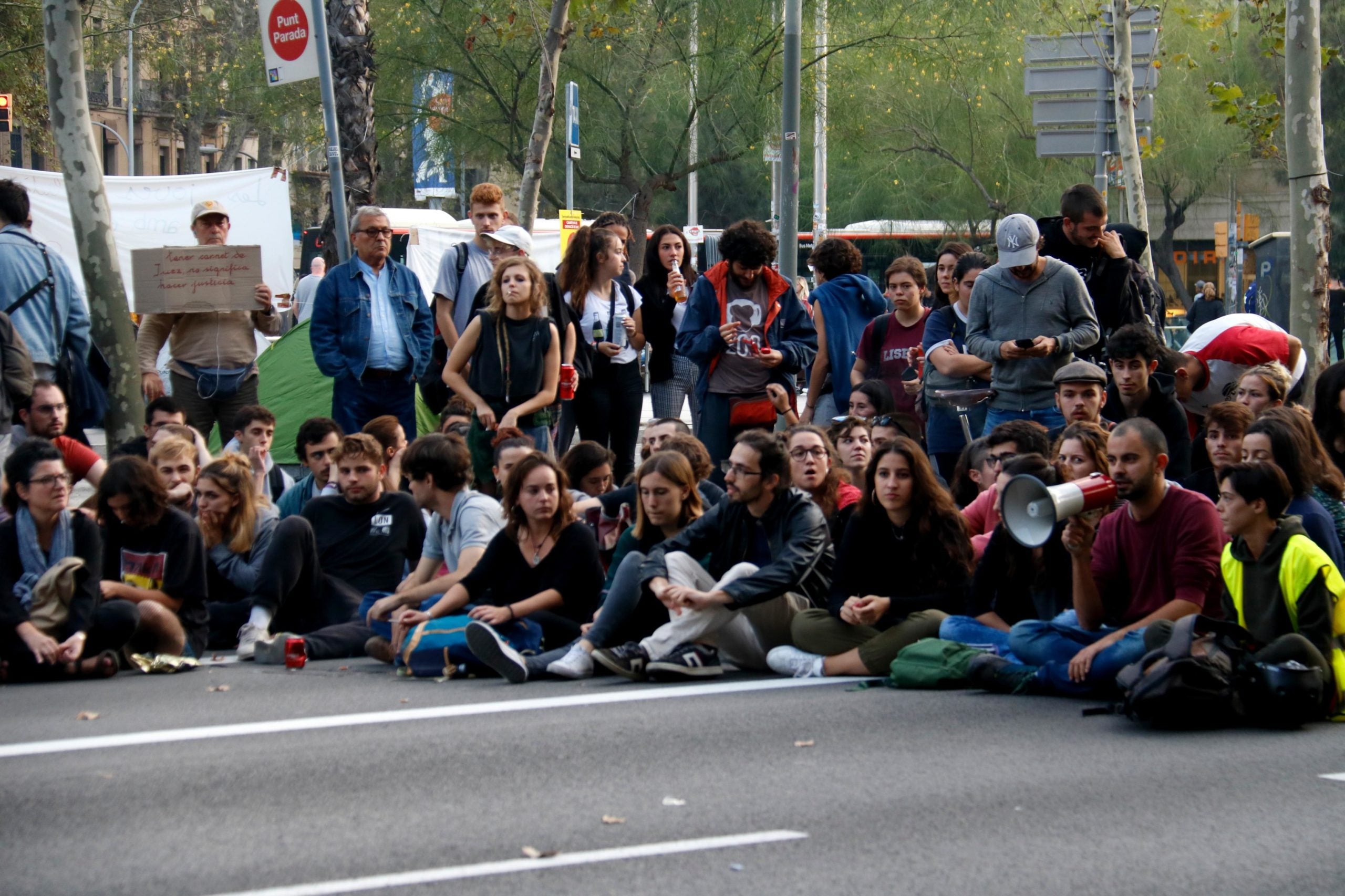 Els acampats a Universitat han fet una assemblea per organitzar-se / ACN