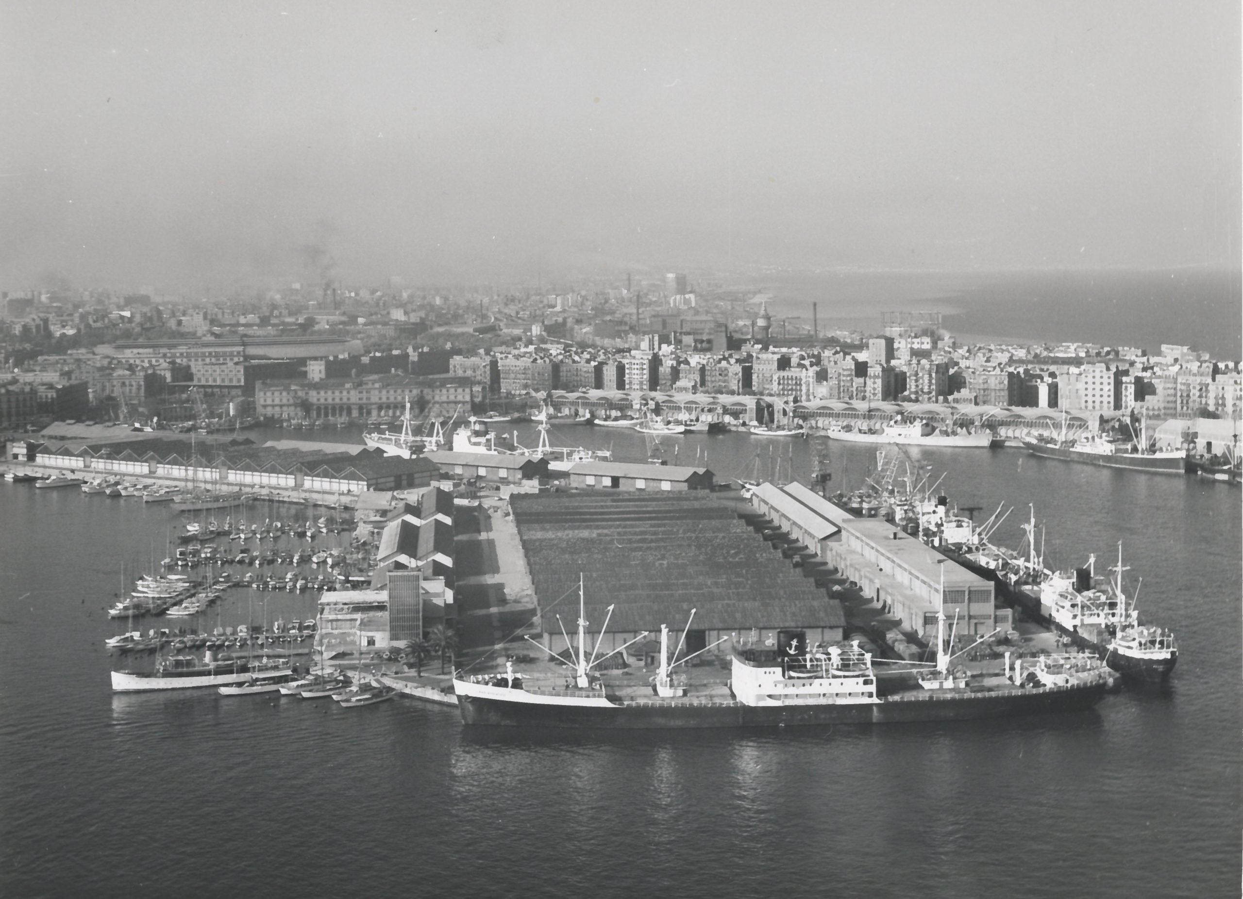 Un recorregut per la història del Port de Barcelona en imatges