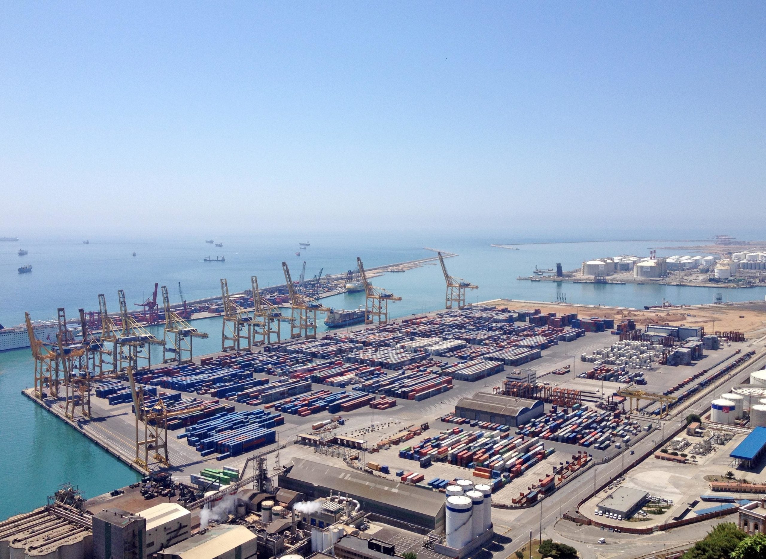 Vista aèria de les terminals de càrrega del Port de Barcelona / Pxhere