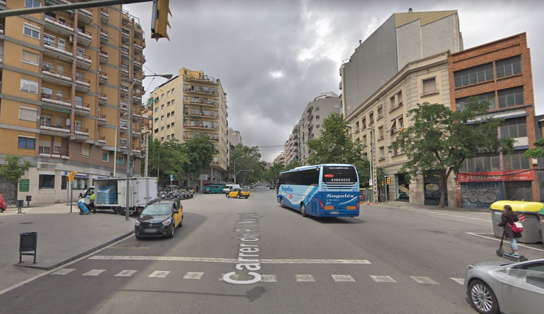 La cruïlla on hauria tingut lloc l'accident, al carrer Pi i Margall amb Encarnació, al districte de Gràcia / Google Maps