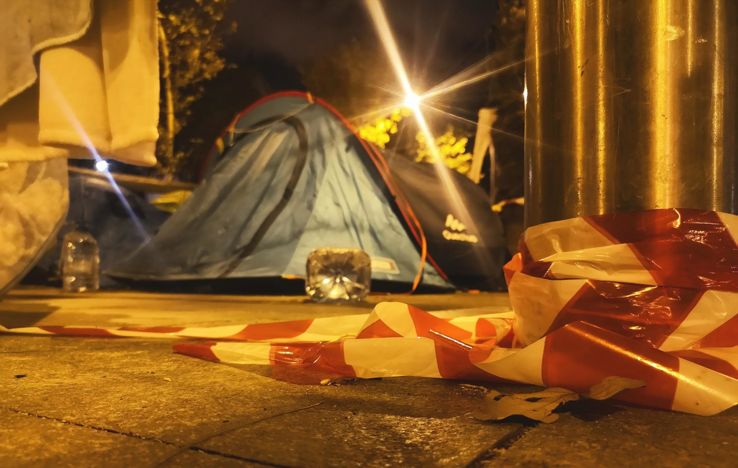 Es va posar un precinte al voltant de la tenda on haurien passat els fets, que ja no hi és / D.C.