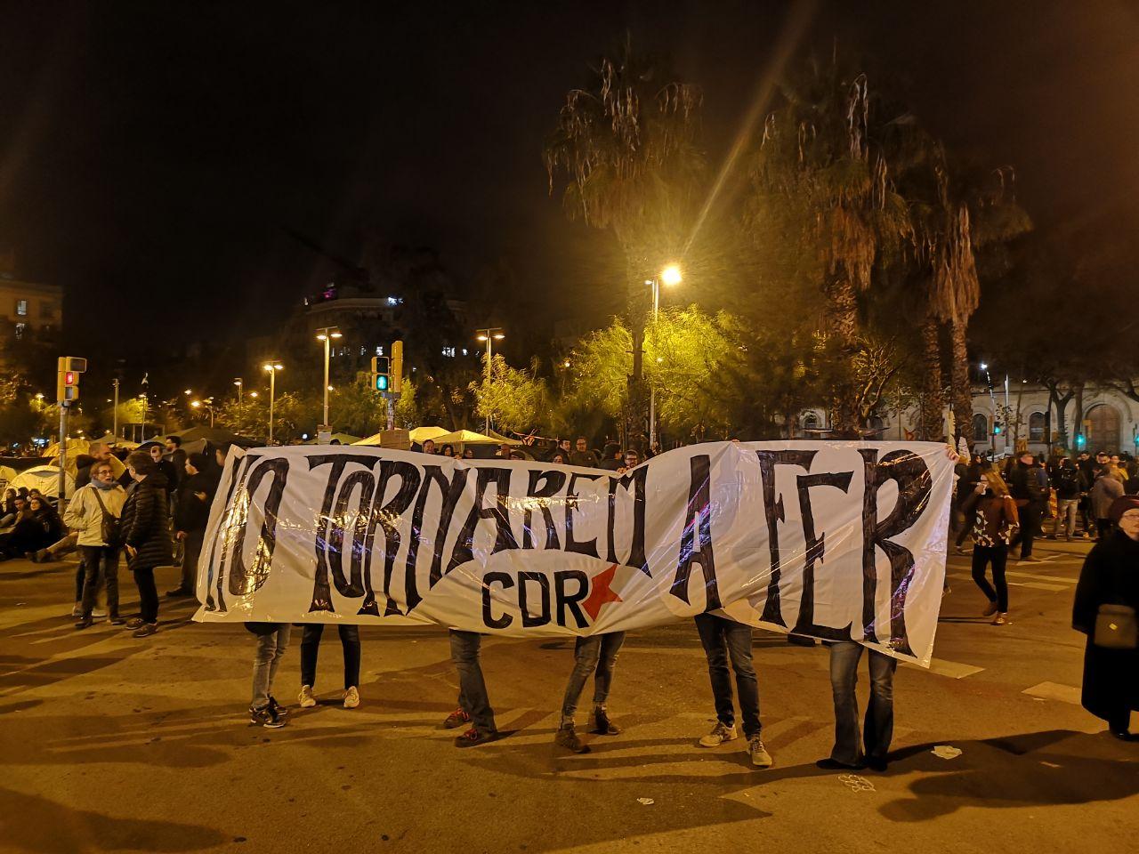 Pancarta 'Ho tornarem a fer' a la protesta dels CDR en el dia de reflexió / D.C.