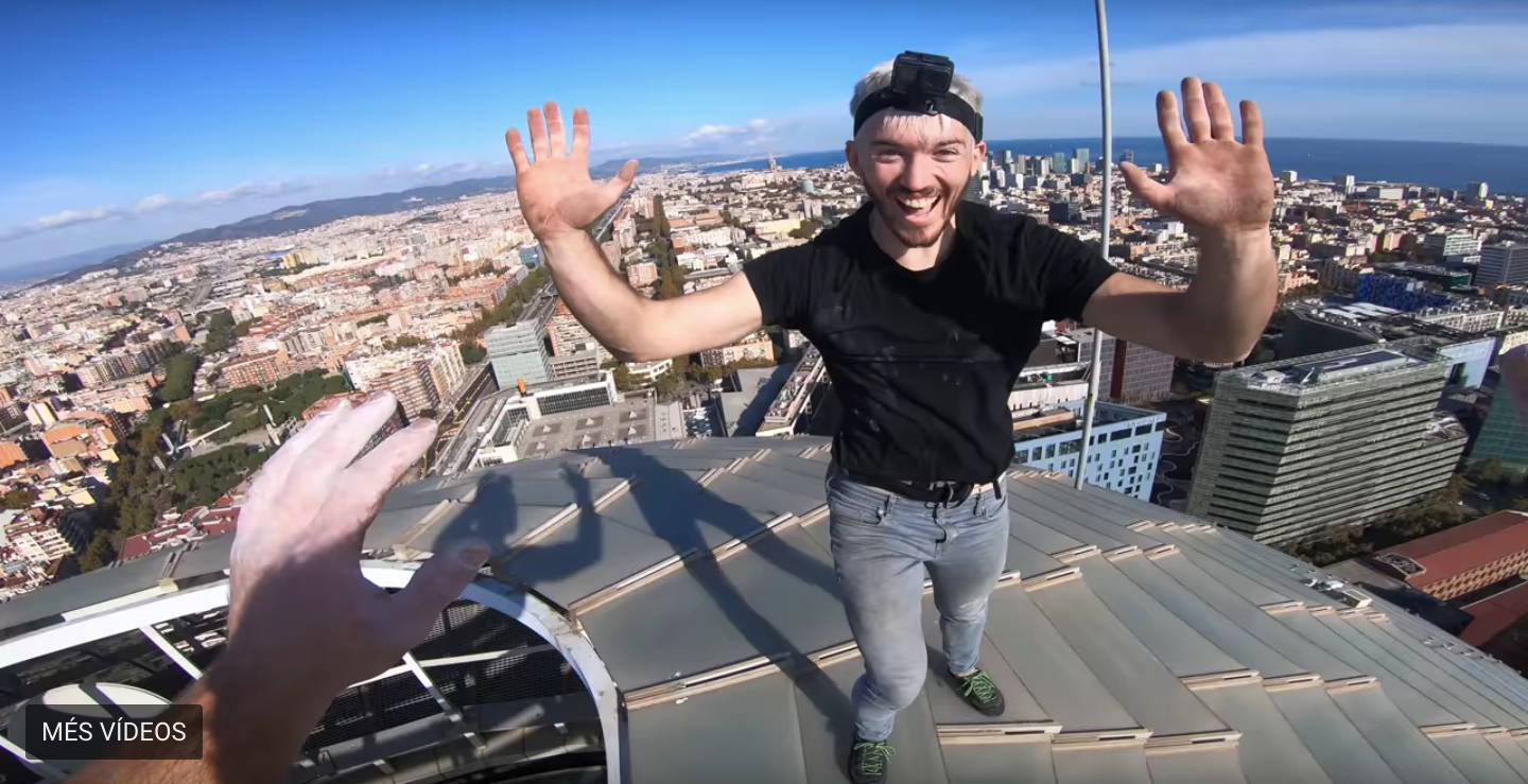 Uno de los 'youtubers' que escaló la torre de las Glorias / YouTube