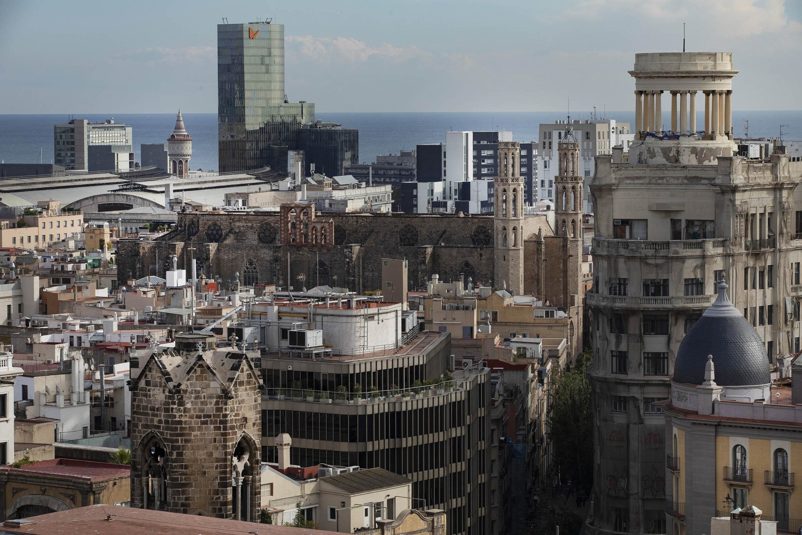 Vista panoràmica del centre de Barcelona / Jordi Play