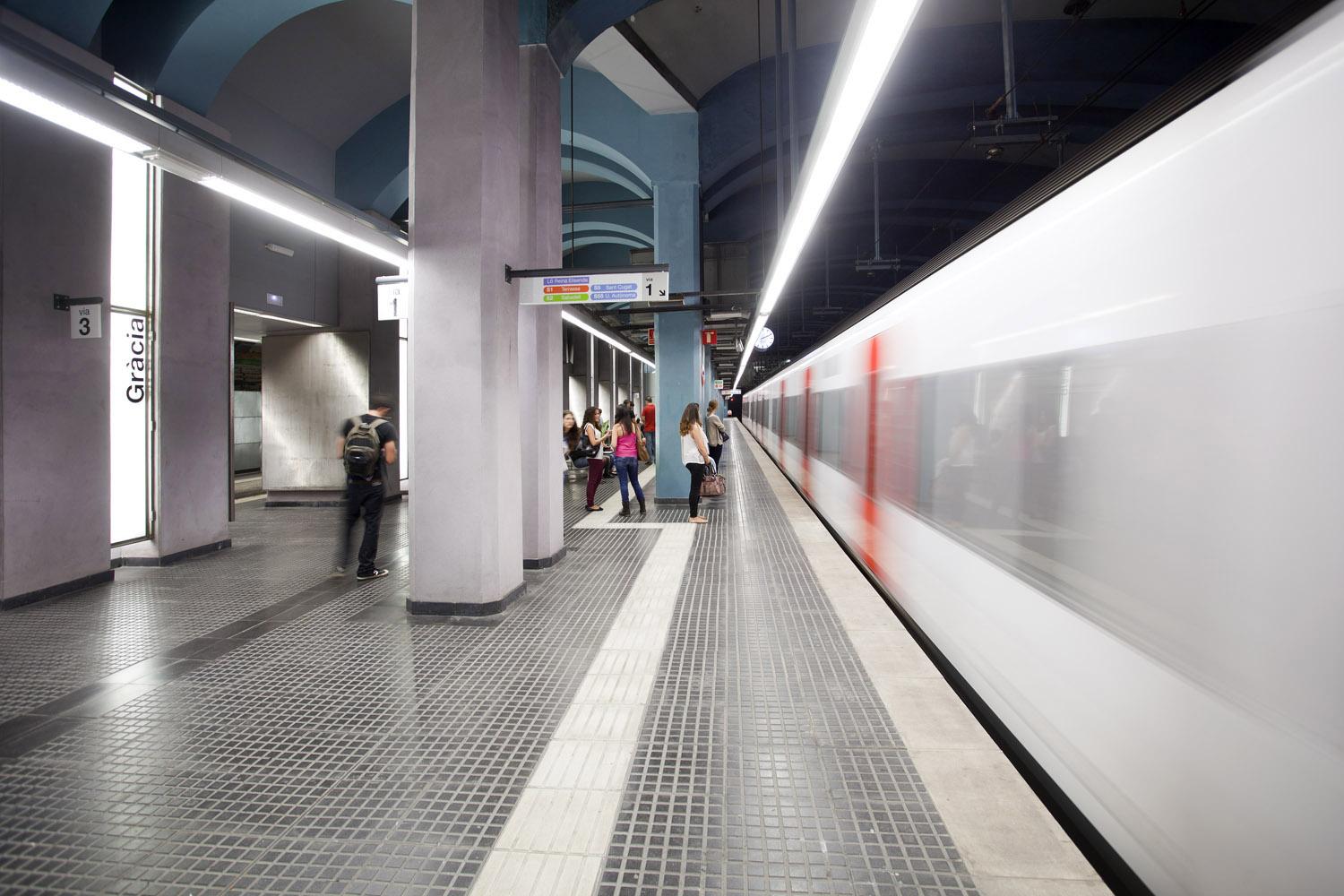 L'andana de l'estació dels Ferrocarrils de la Generalitat de Cataluny