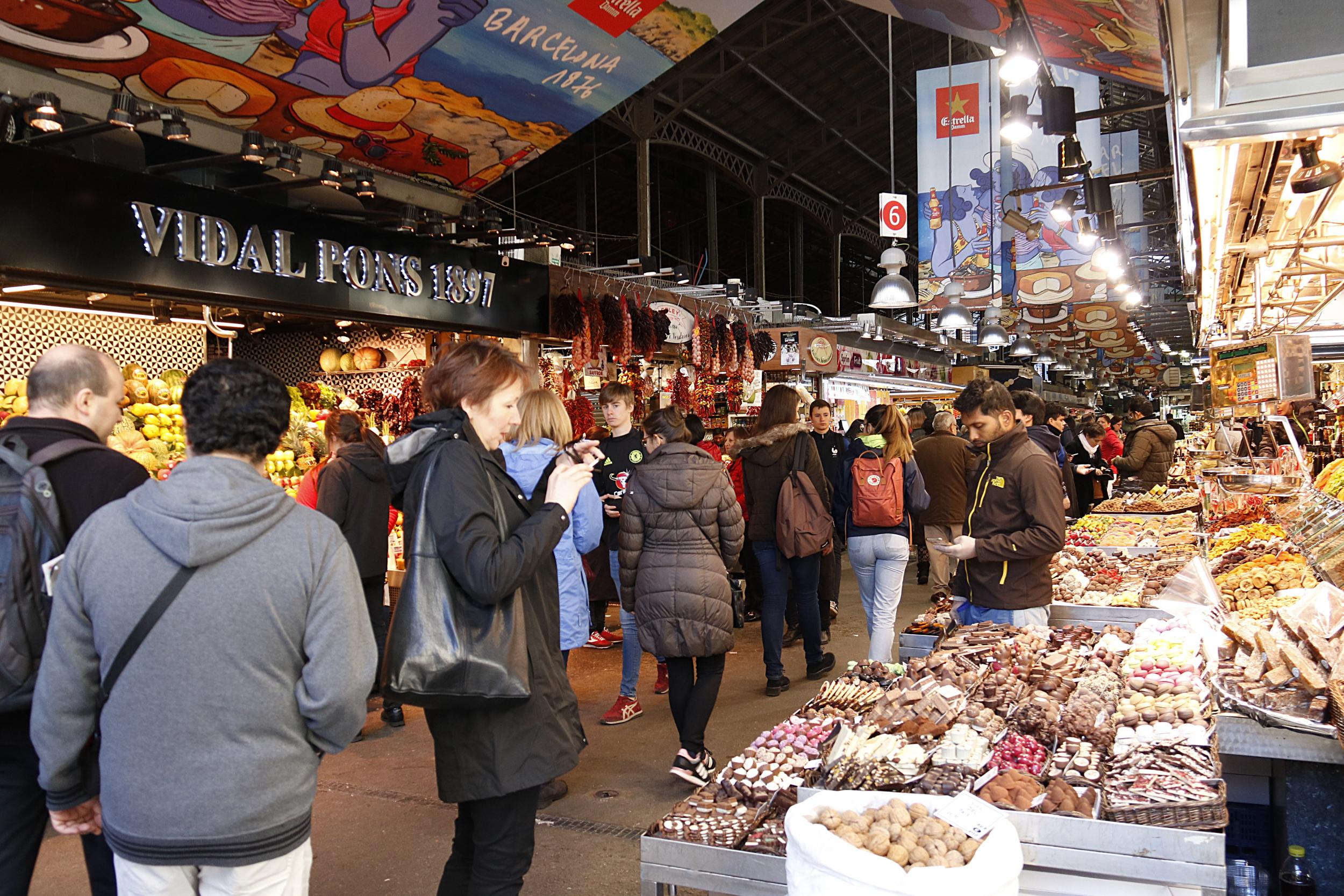 La Boqueria es renova per atraure més clients locals / ACN