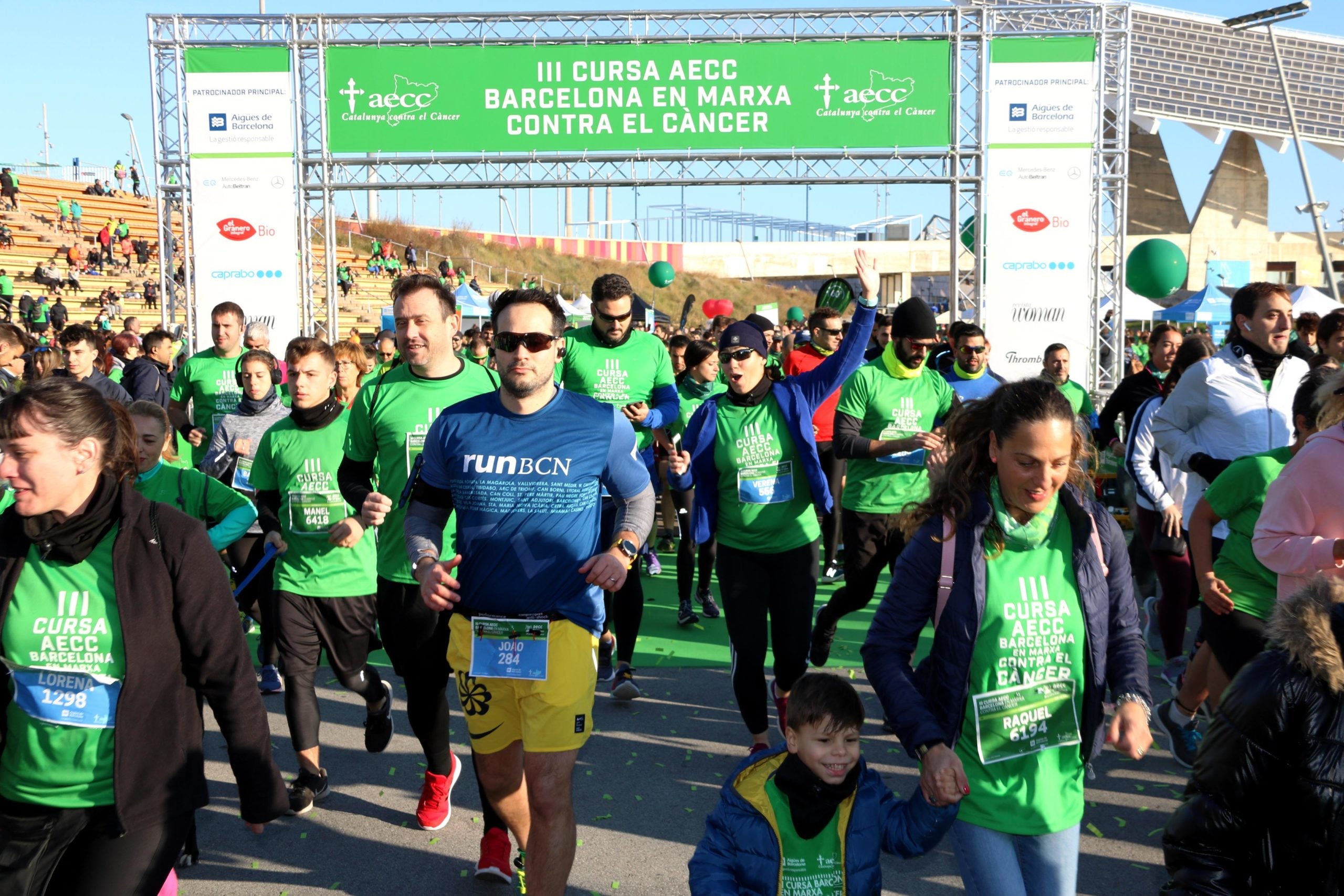 Sortida de la curs de 10 km de l'AECC Barcelona en Marxa Contra el Càncer / ACN