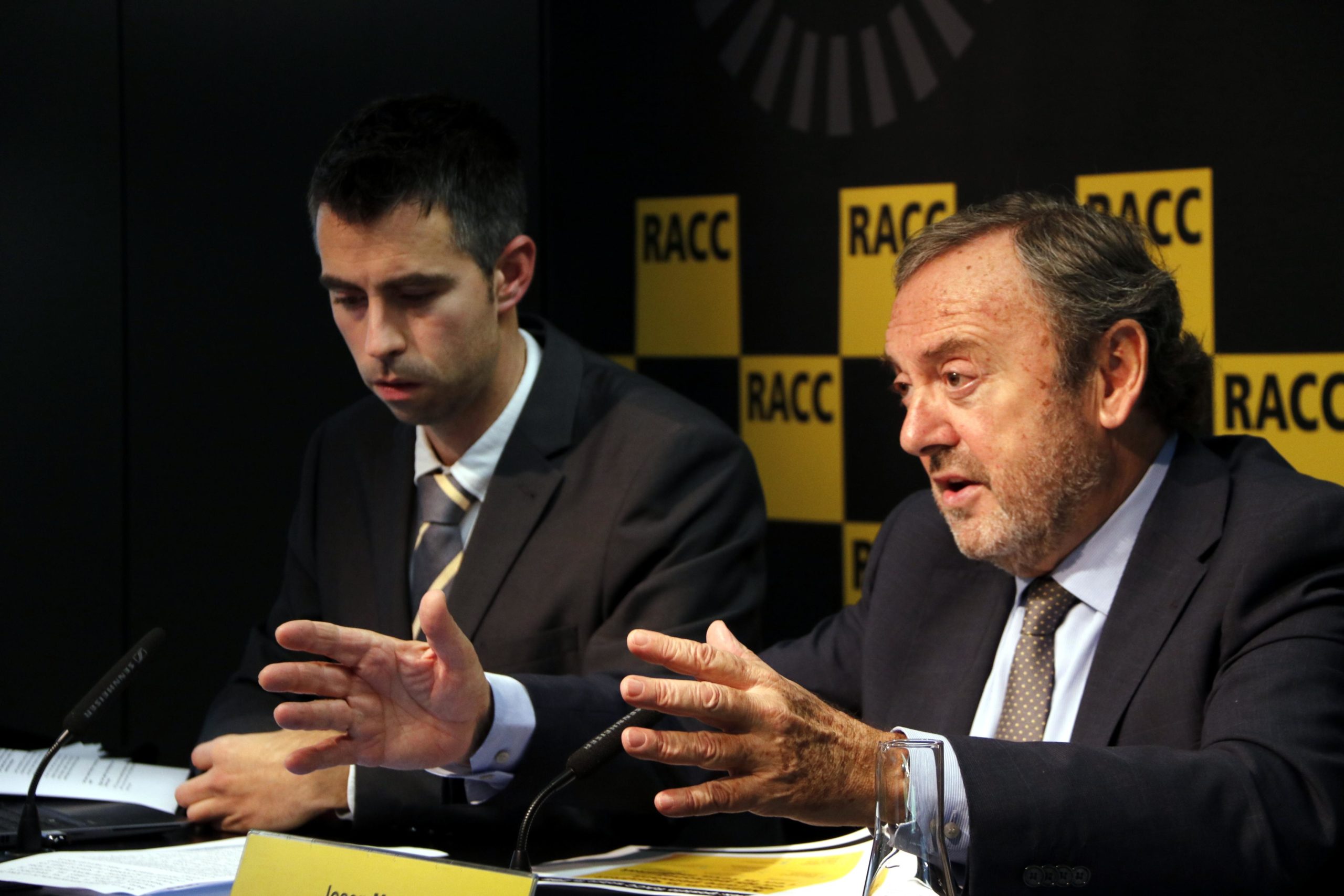 El director tècnic de la Fundació RACC, Marc Fíguls, i el president del RACC, Josep Mateu, en roda de premsa / ANC (Jordi Bataller)