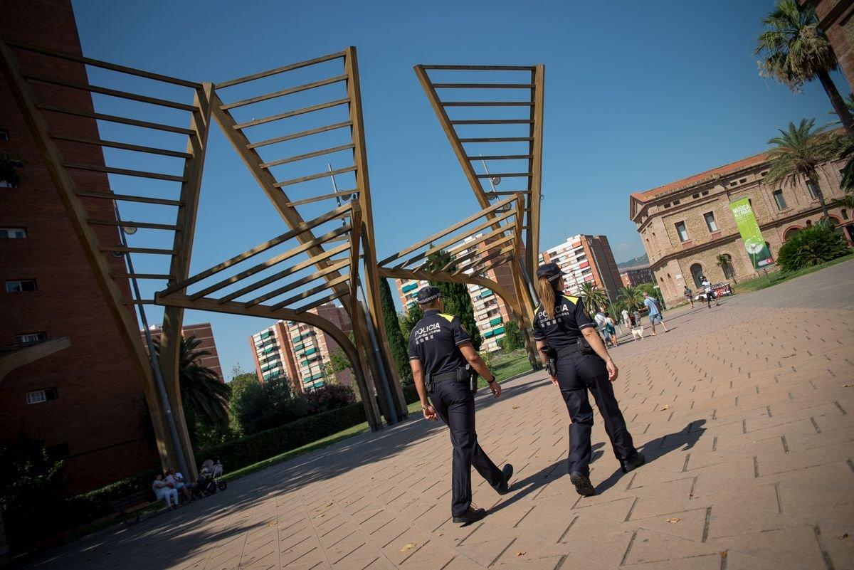 Agents de la Guàrdia Urbana a Nou Barris | GUB