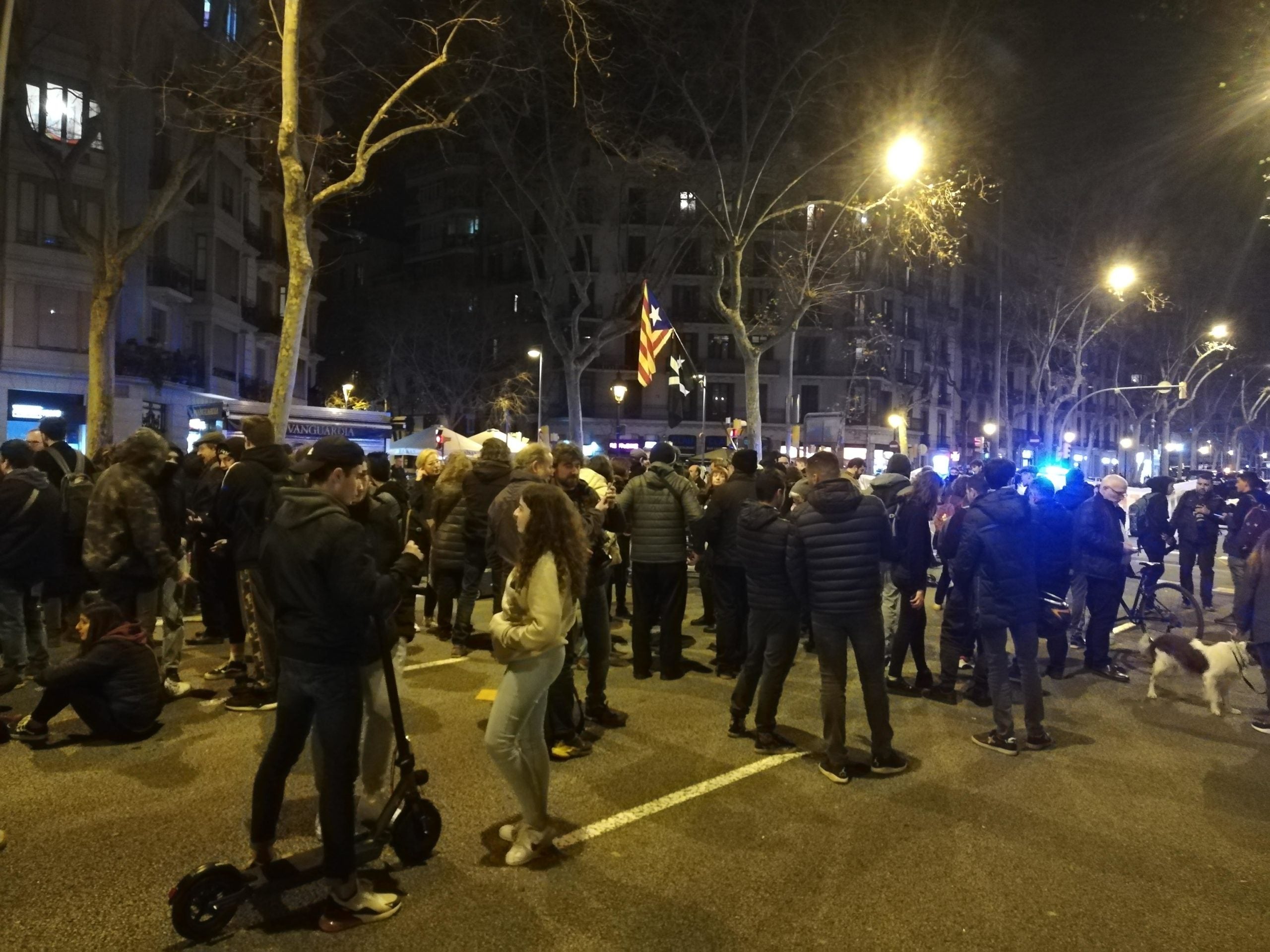 Tall setmanal de Gran Via amb Entença, reforçat per 'Urquinaona ho tornarem a fer' aquest dimarts / A.L.