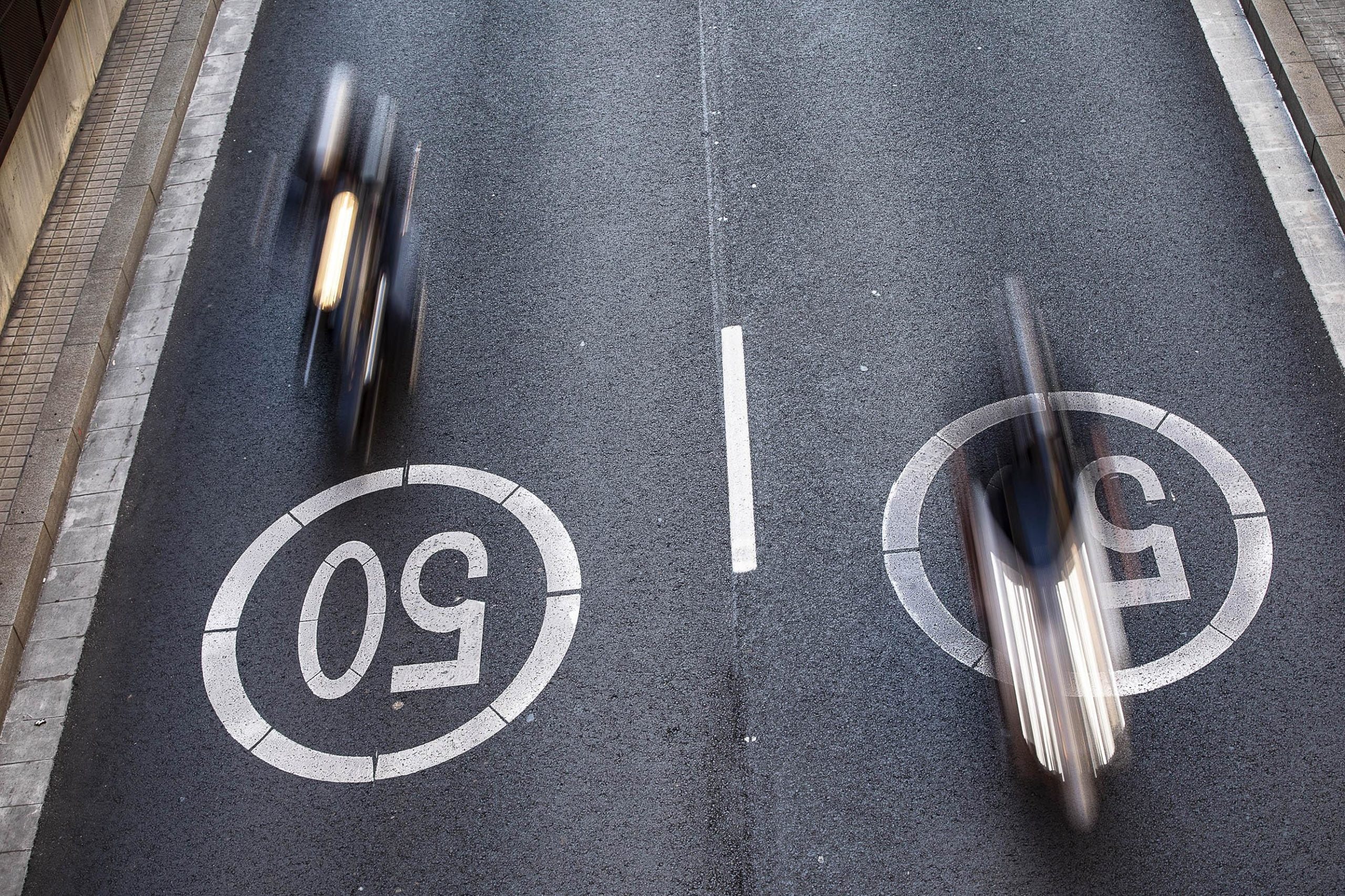 Imatge d'arxiu del trànsit a Barcelona / Jordi Play