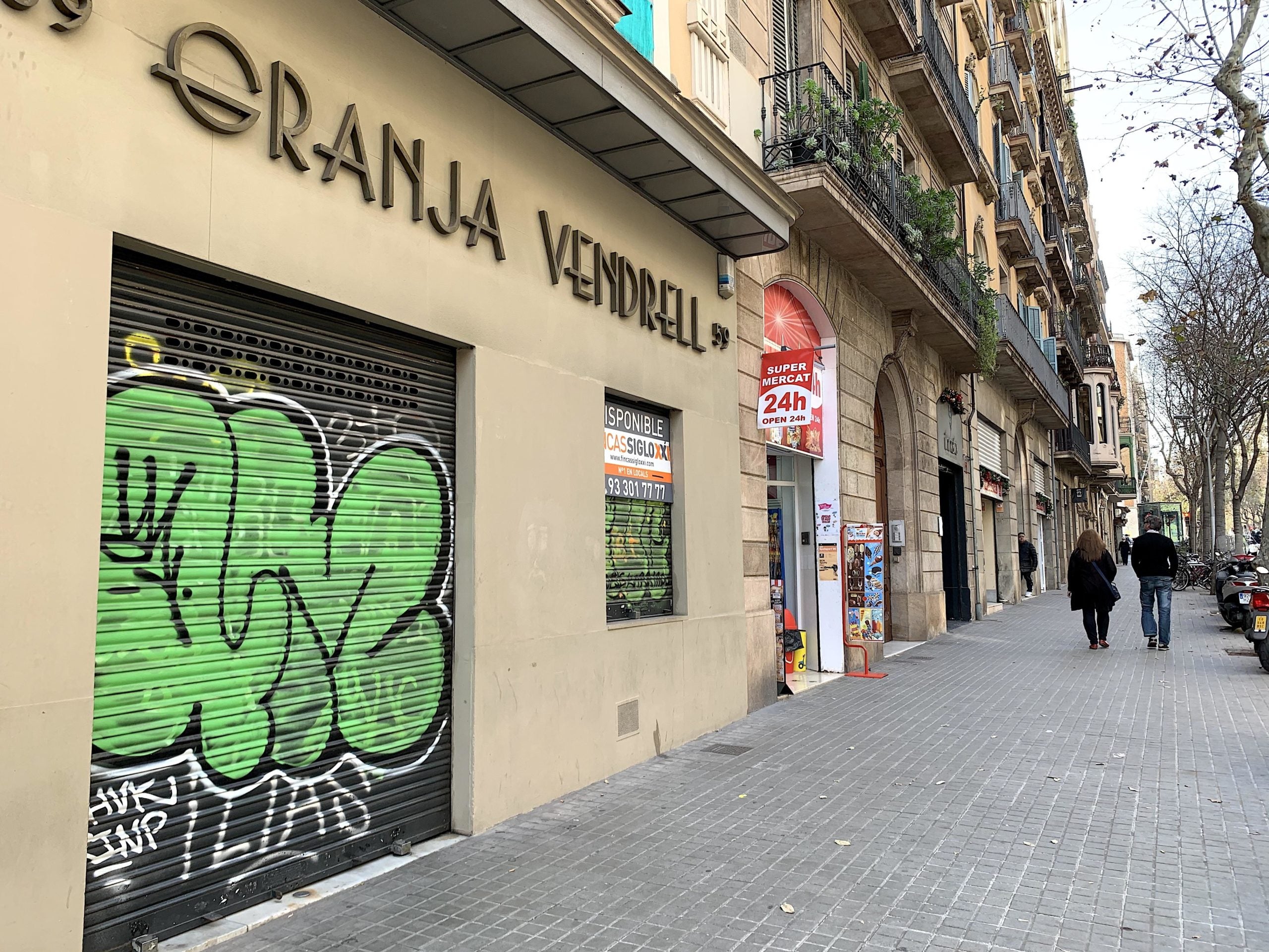 La Granja Vendrell, al carrer Girona, tancada durant el 2019, fotografiada aquest 3 de gener del 2020 / S.B.