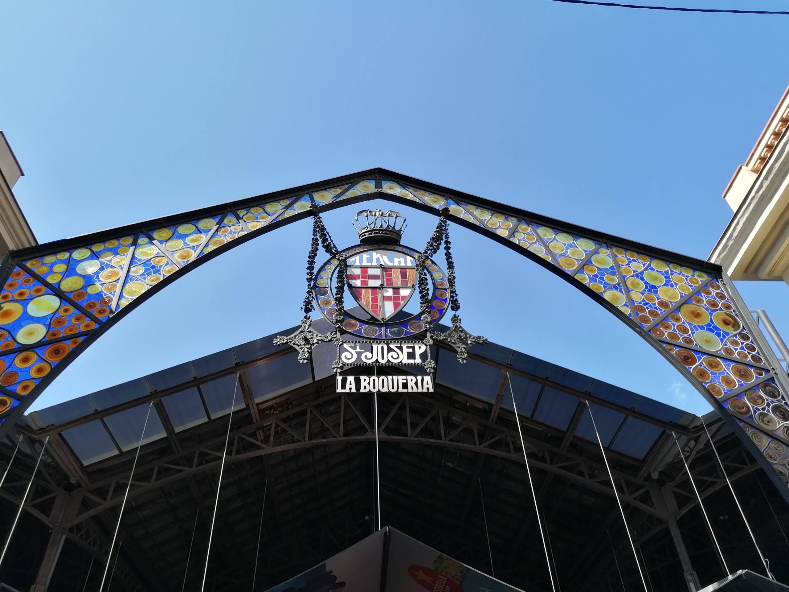 El mercat de la Boqueria ha intensificat les comandes a domicili pel coronavirus / MMP