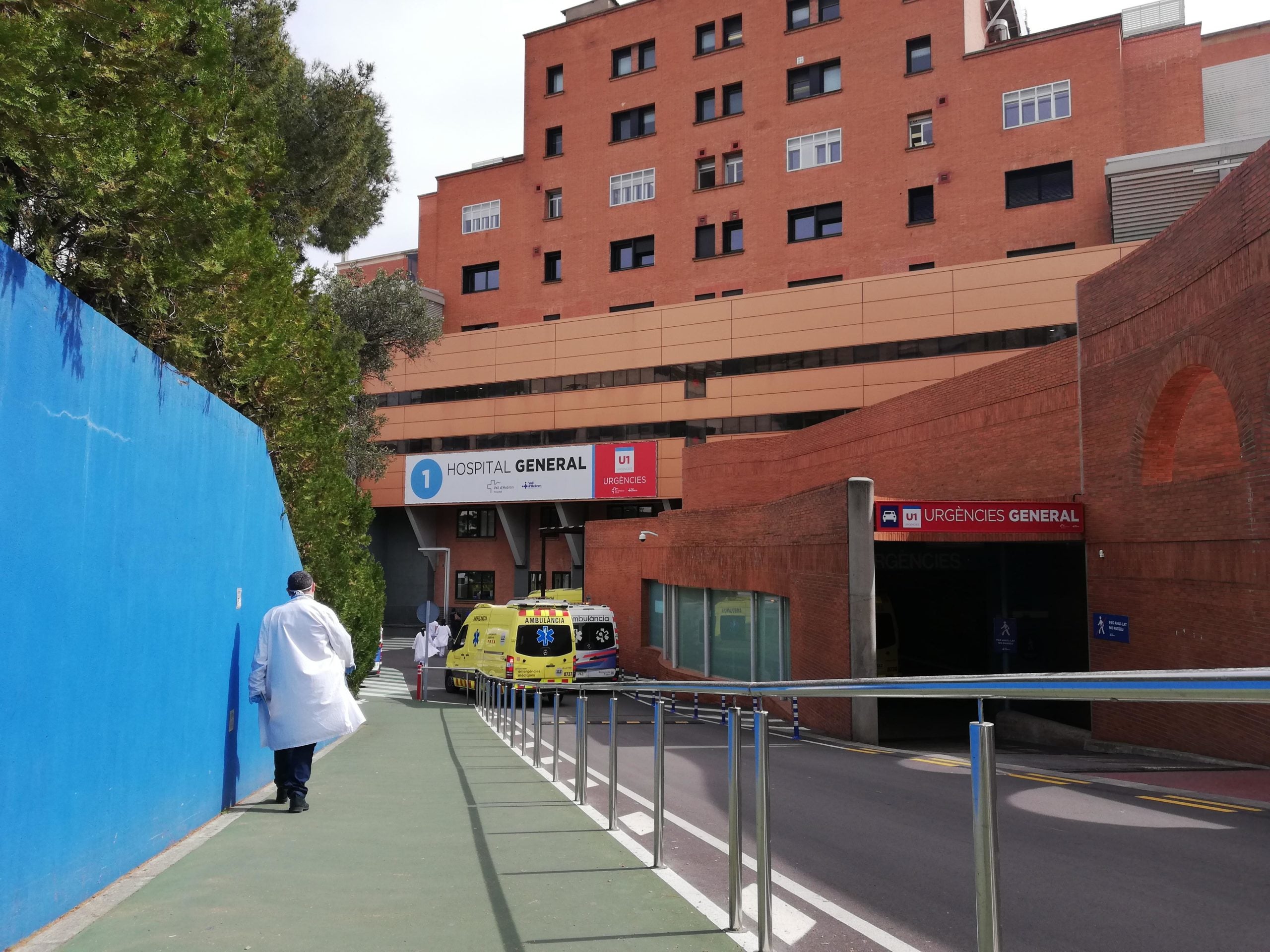 Urgències de l'hospital Vall d'Hebron, on estan ingressats els casos de coronavirus / A. L.