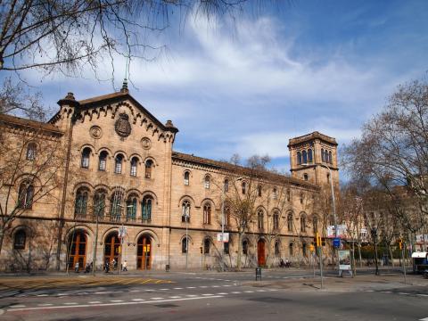 Edifici històric de la Universitat de Barcelona / UB