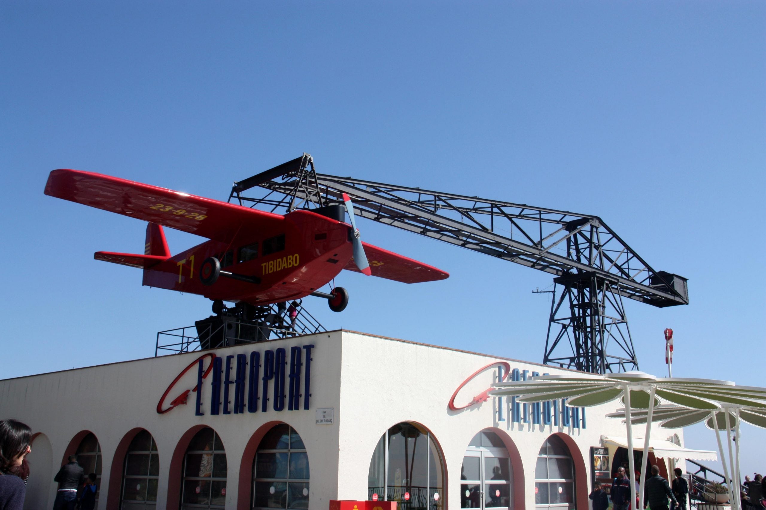 L'avió característic del Parc d'atraccions Tibidabo, a l'abril / ACN