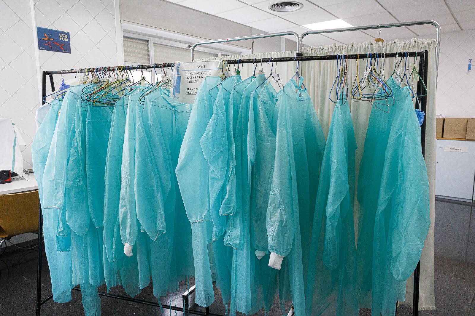 Bates blaves per al personal sanitari durant la pandèmia de covid-19 causada pel coronavirus / Jordi Borràs