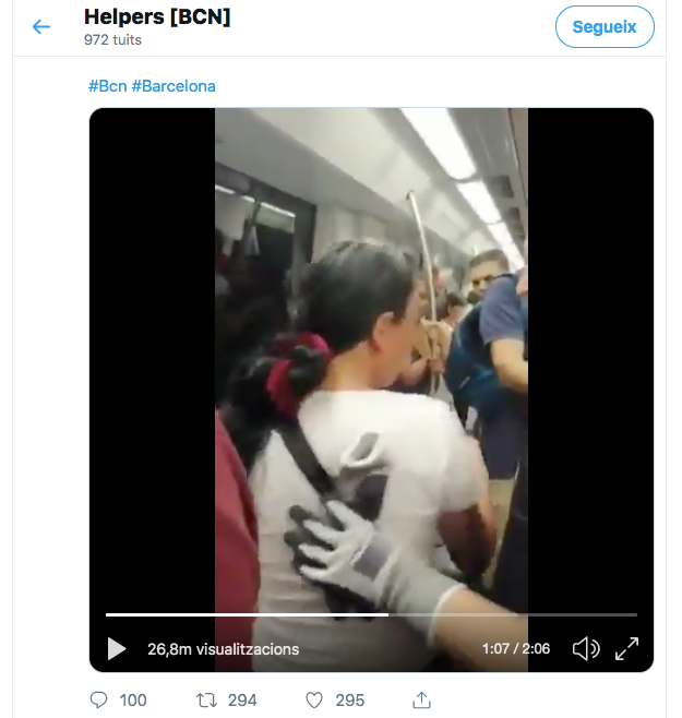 Captura d'imatge del vídeo de l'esbroncada a dues sospitoses de carteristes al metro