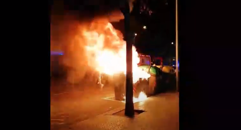 Un grup d'independentistes va reivindicar una crema de contenidors a Barcelona l'1 de maig / TOT Barcelona