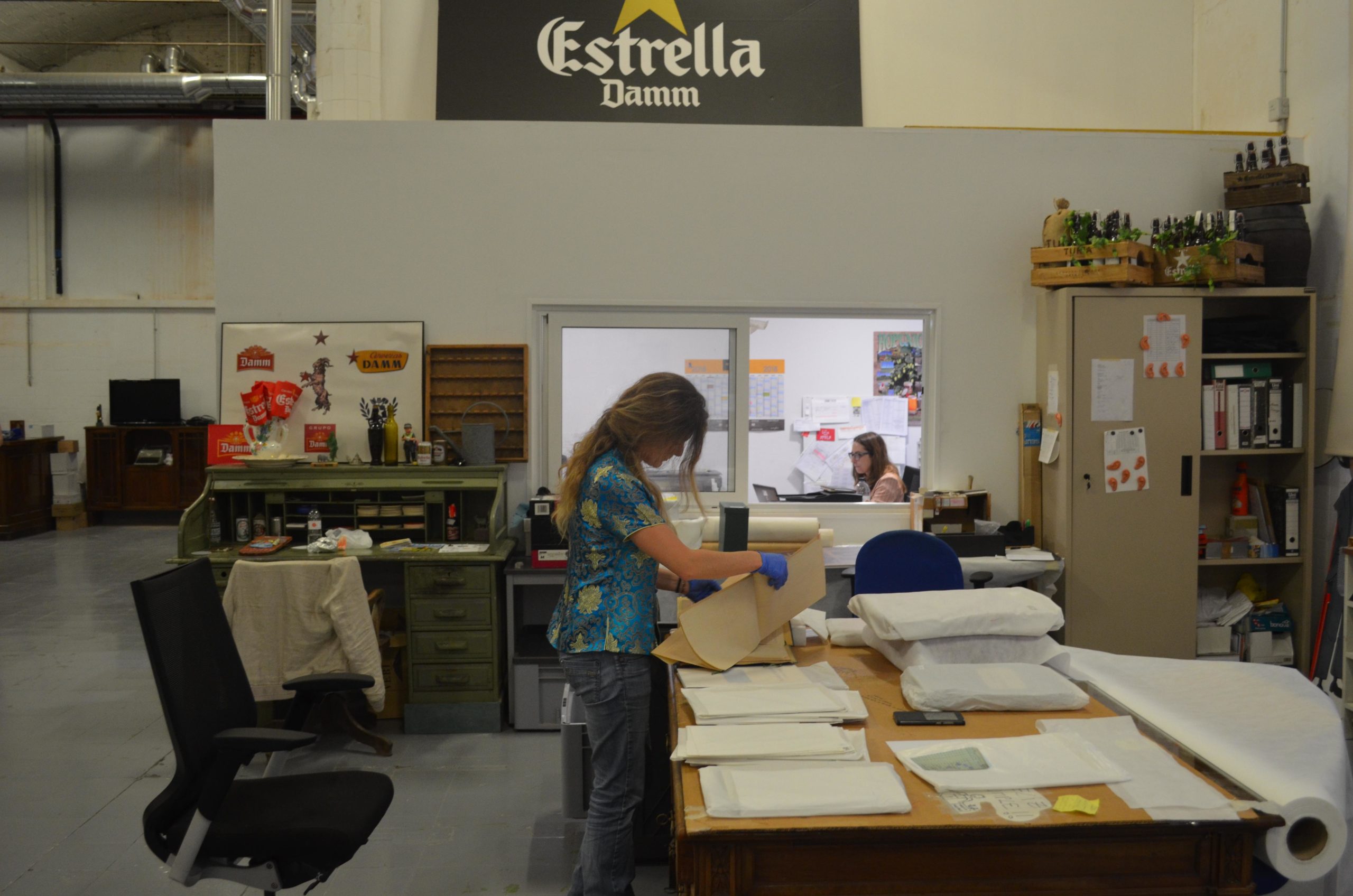 La Maribel i la Irene, documentalistes de l'arxiu. | Adrià Lizanda
