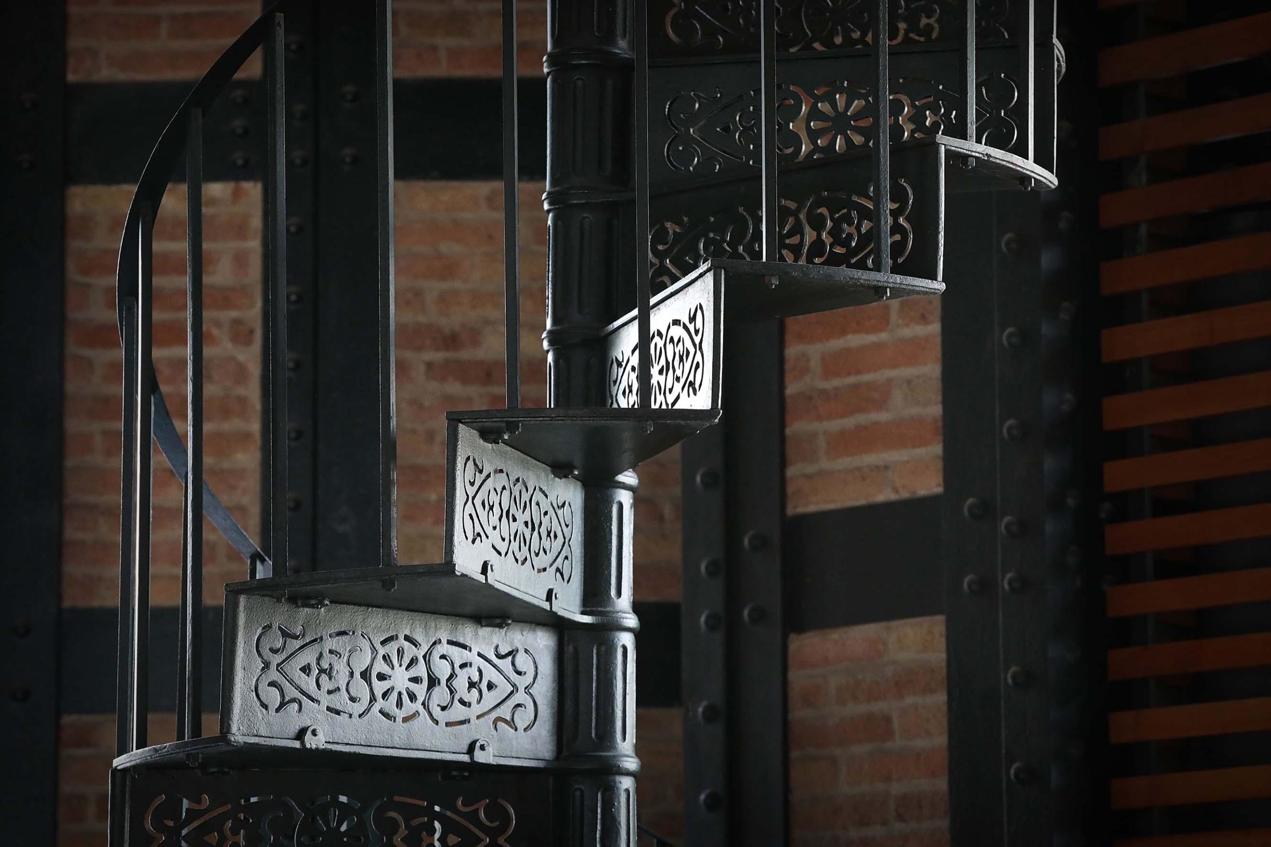 Les escales de cargol situades a la sala de màquines. | Jordi Play